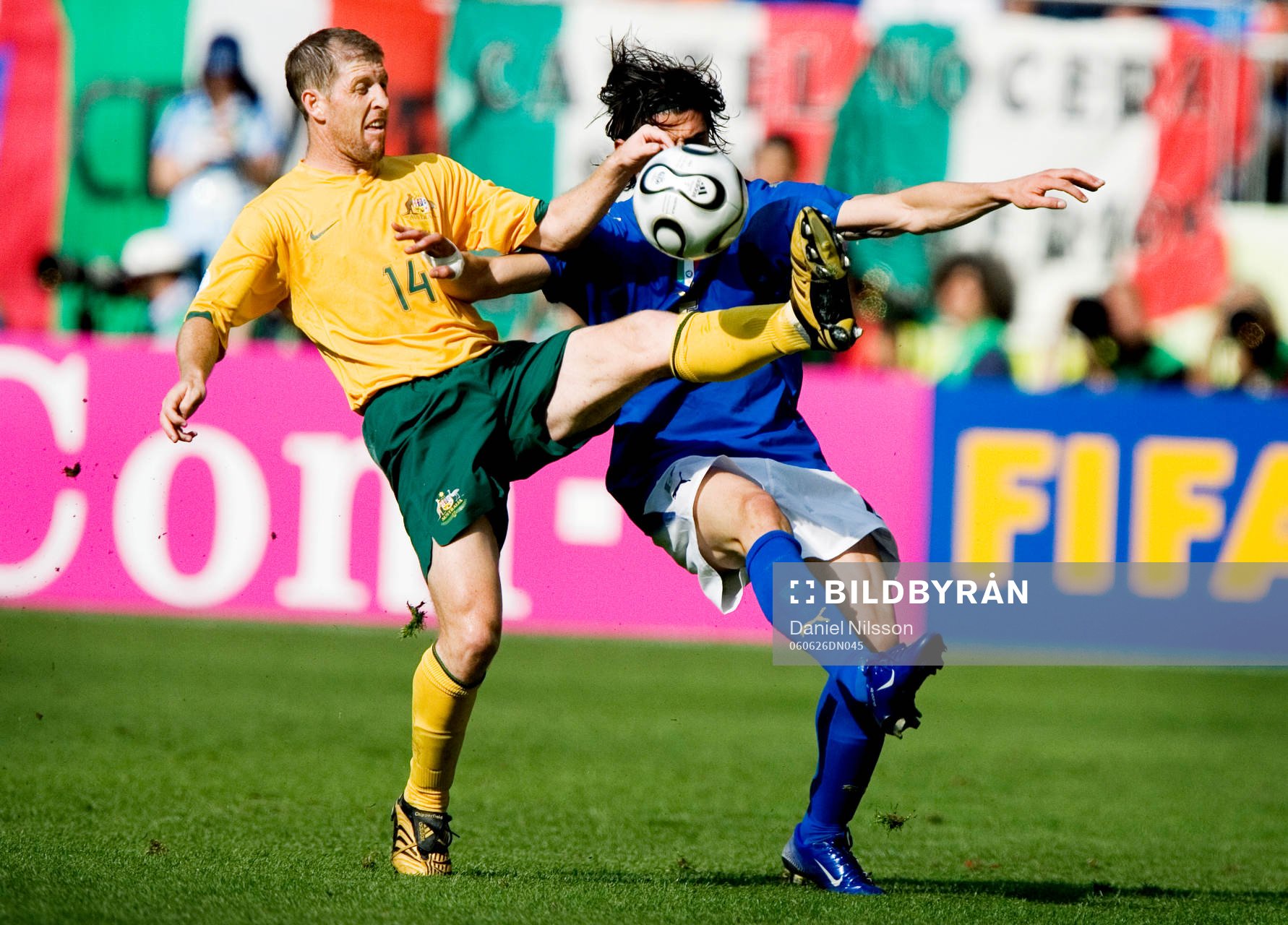  Vincenzo Iaquinta, Italien och Scott Chipperfield, Australien.