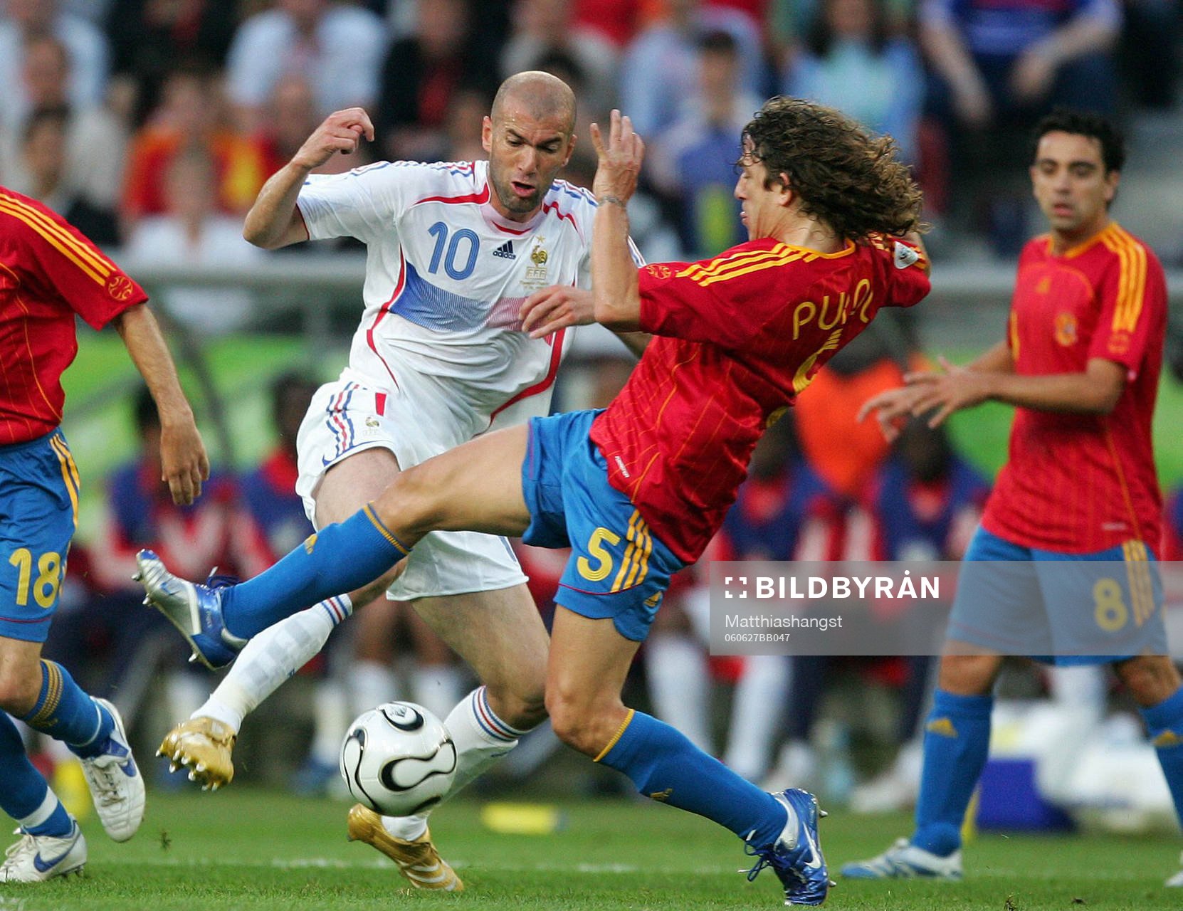 Zinedine Zidane, Frankrike och Carlos Puyol, Spanien