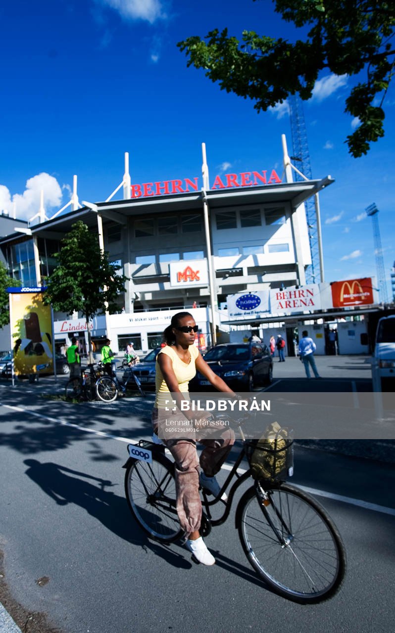 Behrn Arena, stadion, Örebro, cykel, kvinna