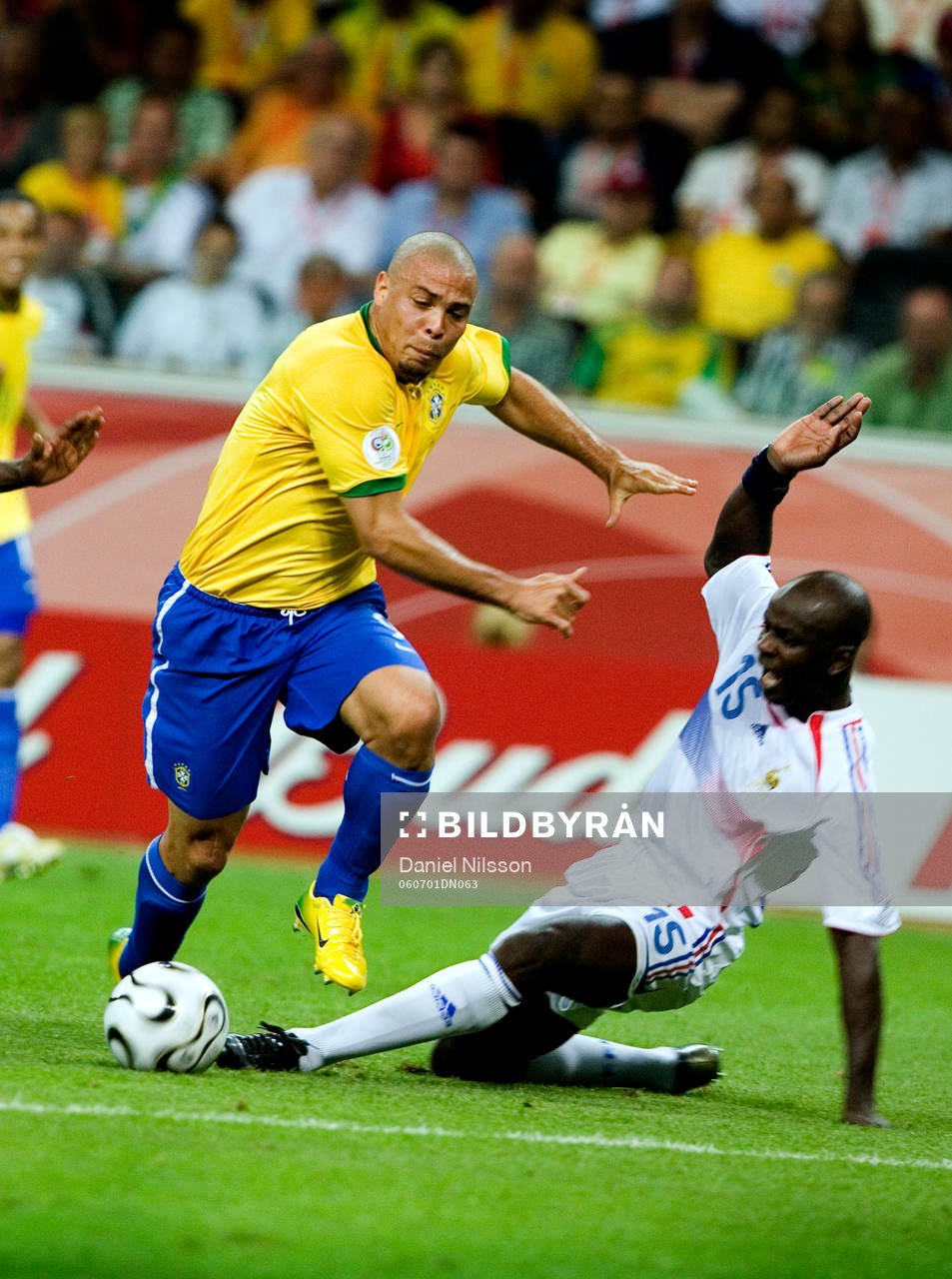 Ronaldo, Brasilien och Lilian Thuram, Frankrike