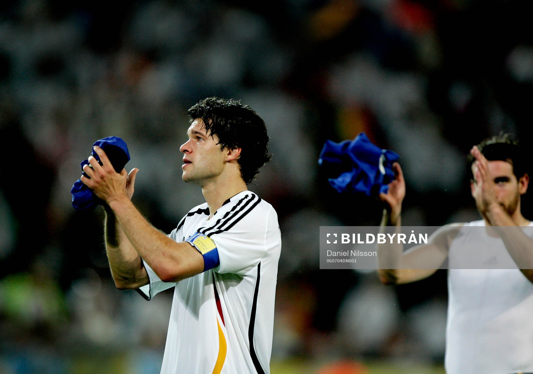Michael Ballack, Tyskland, grät