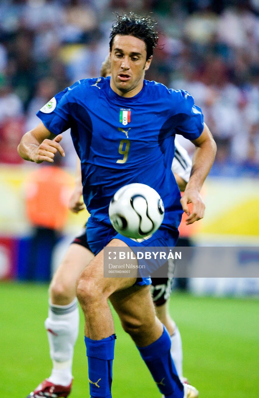 Luca Toni, Italien