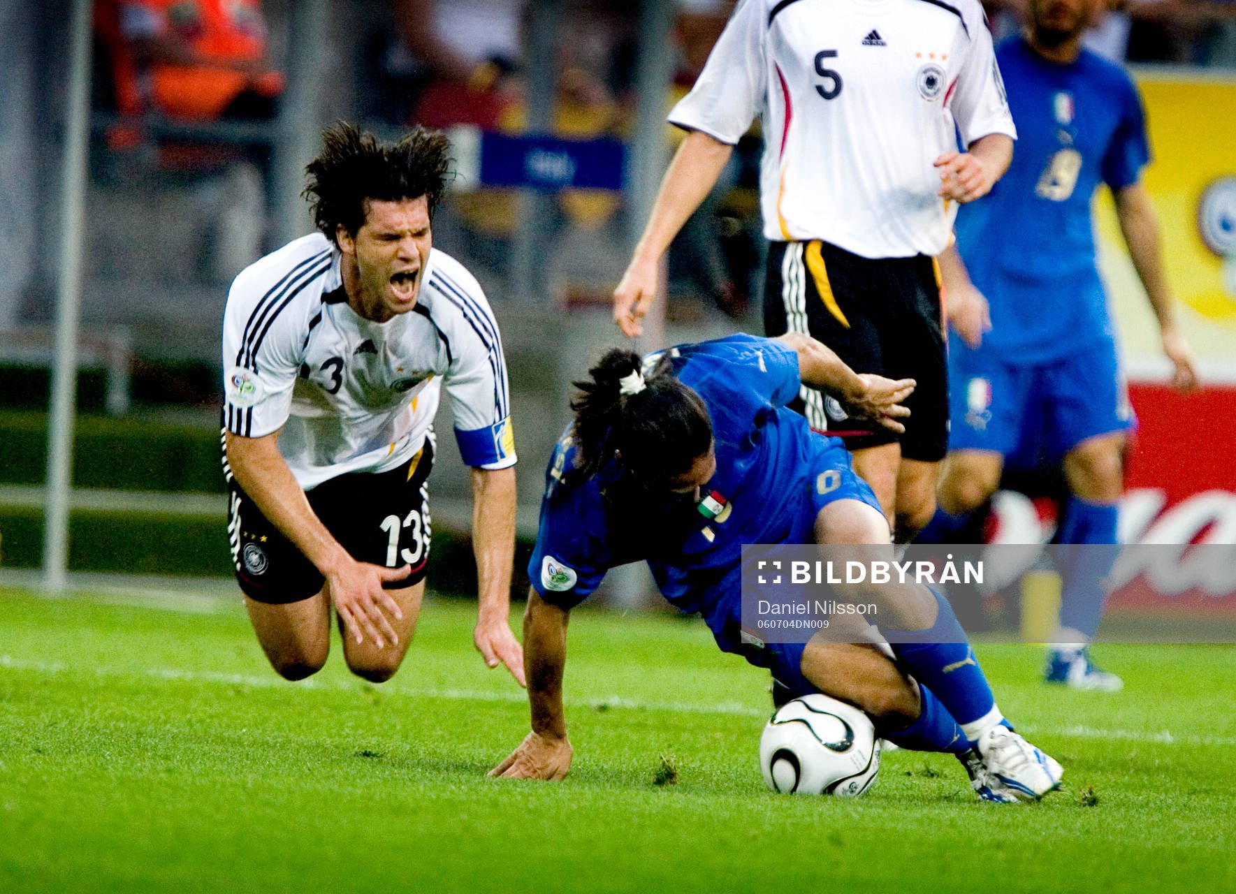 Michael Ballack, Tyskland och Mauro Camoranesi, Italien.