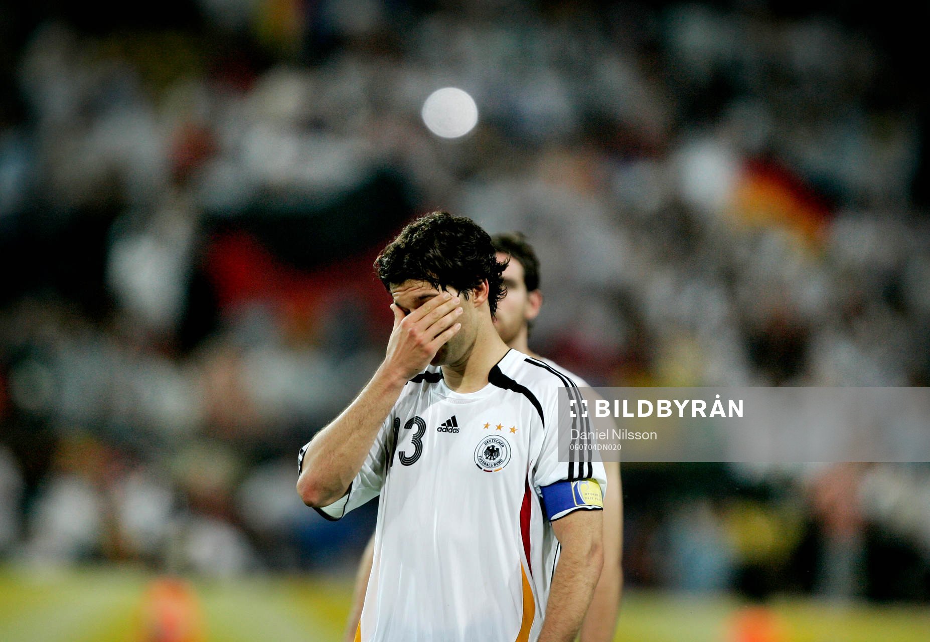 Michael Ballack, Tyskland, grät