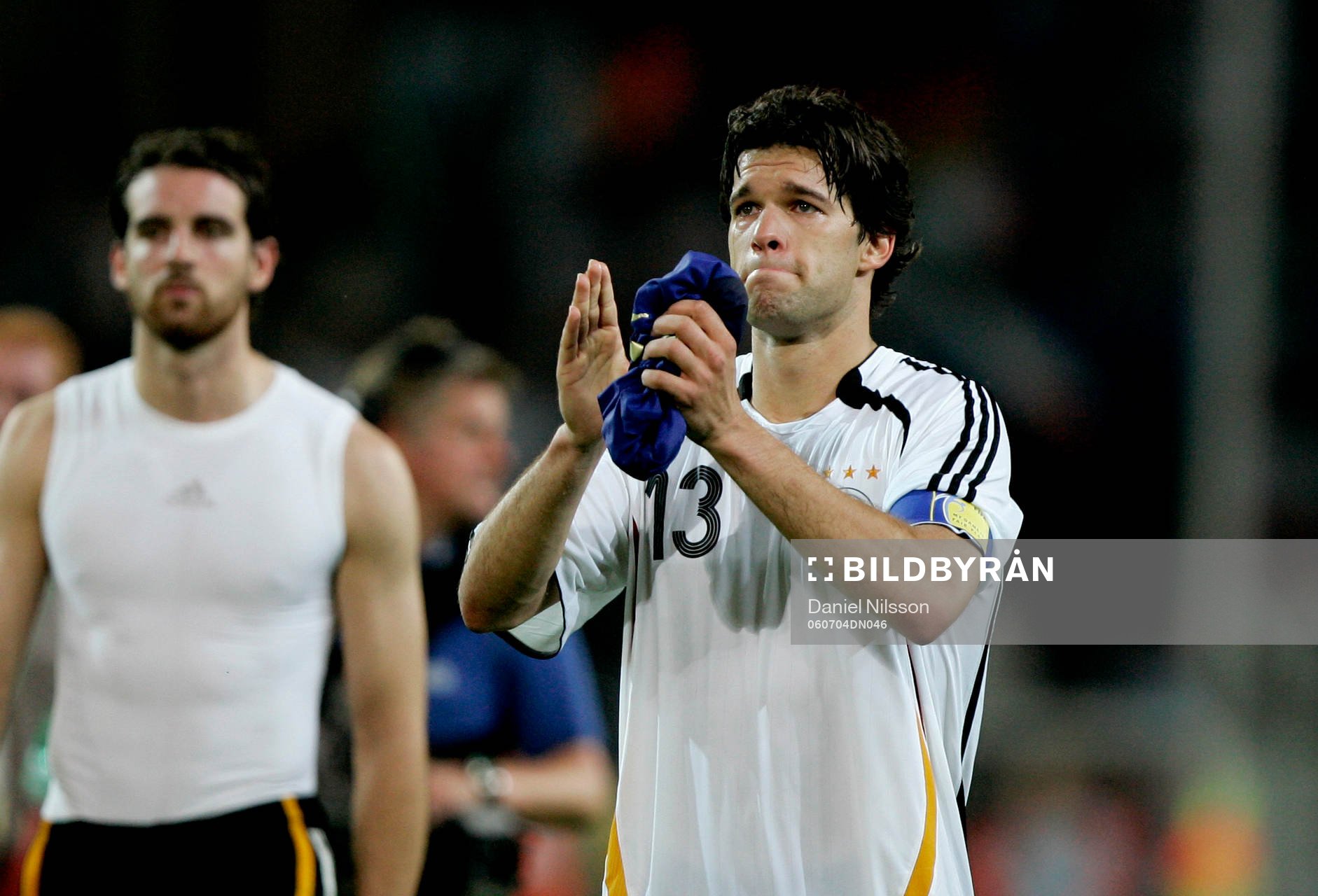 Michael Ballack, Tyskland, grät