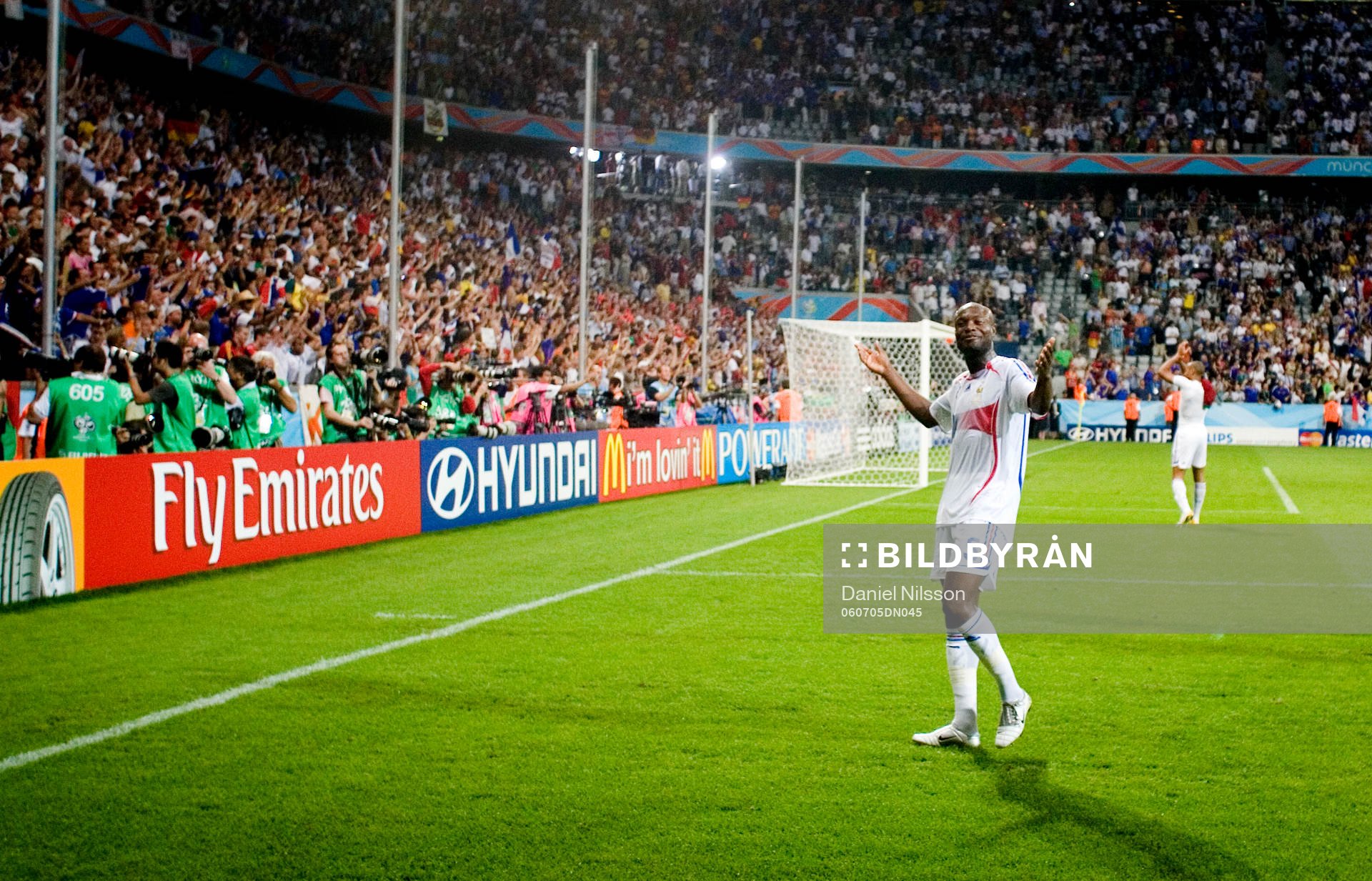 William Gallas, Frankrike, jubel med publiken