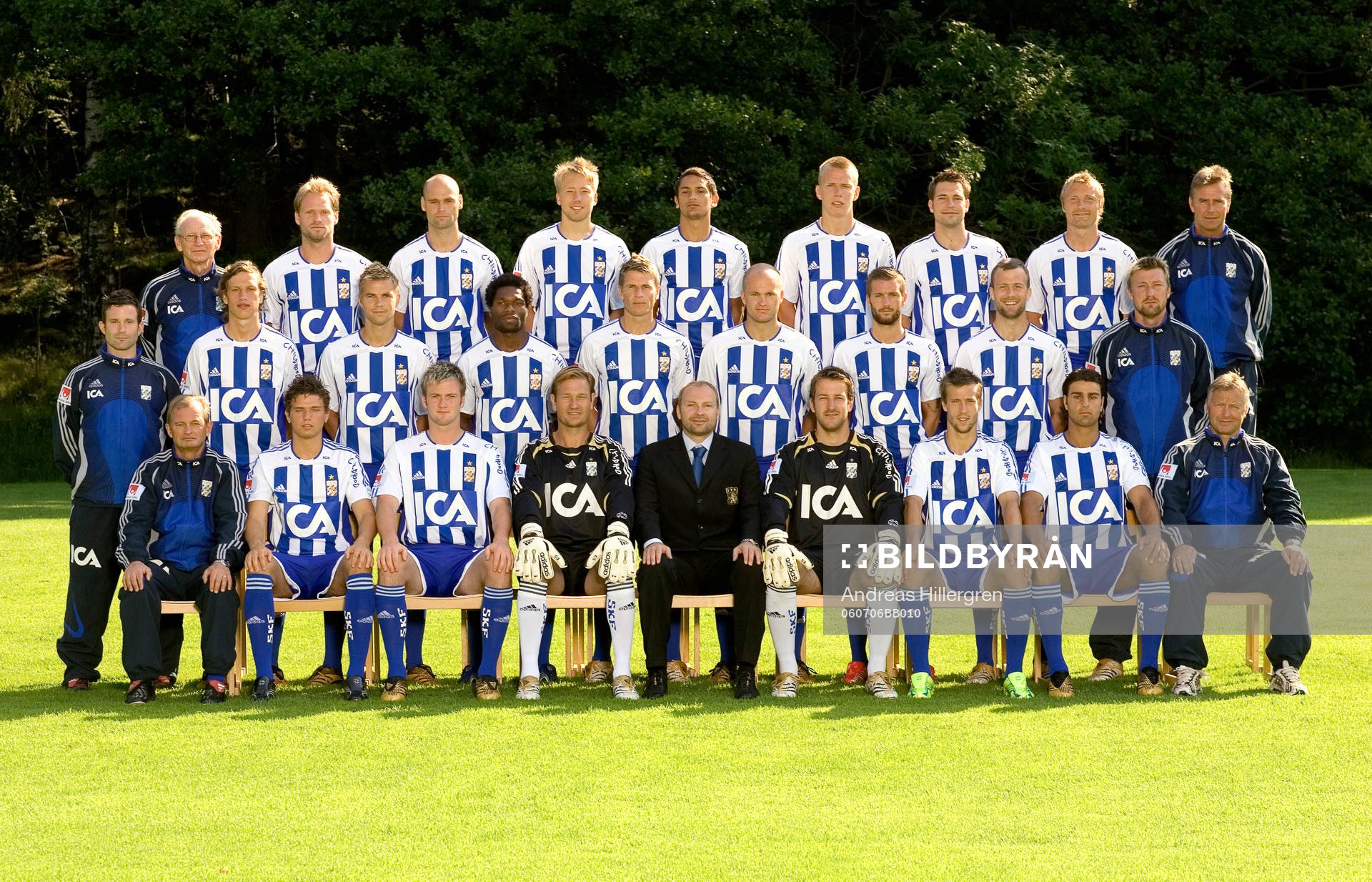  Bakre raden från vänster: Carl-Gustav Davidsson, Martin Ulander, Thomas Olsson, Adam Johansson, Andres Vasques, Pontus Wernblom, Stefan Selakovic, Magnus Johansson, Ove Tobiasson (målvaktstränare).