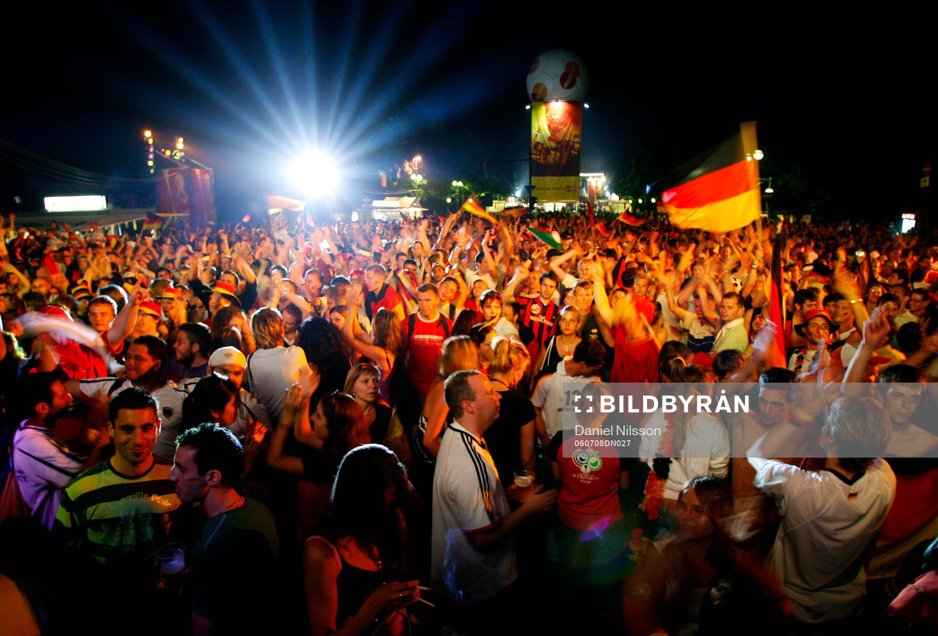 Fotboll, VM 2006, Hundratusen-tals fans, supporter, firade