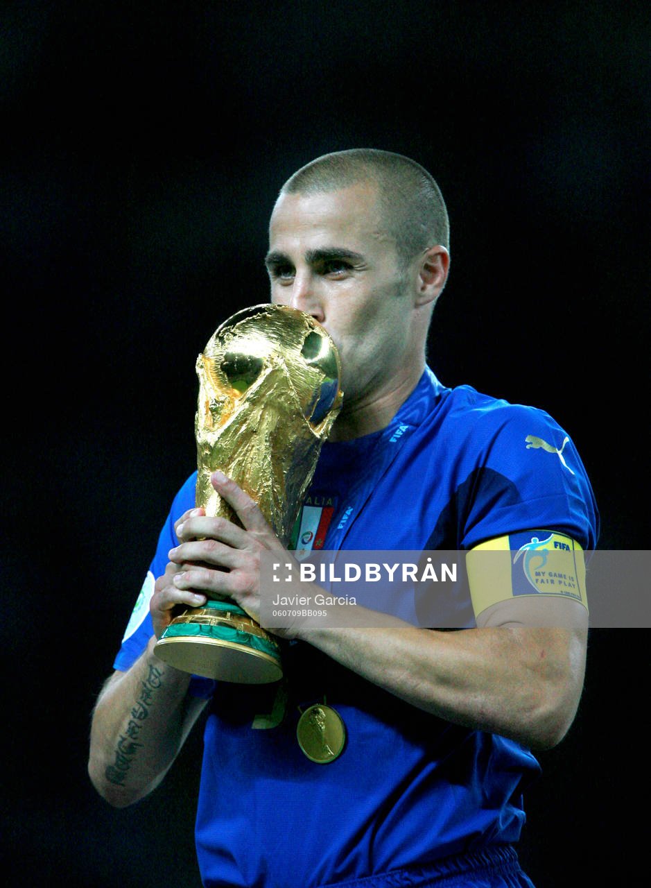 Fabio Cannavaro, Italien, puss, kyss, VM-pokal. pokal,