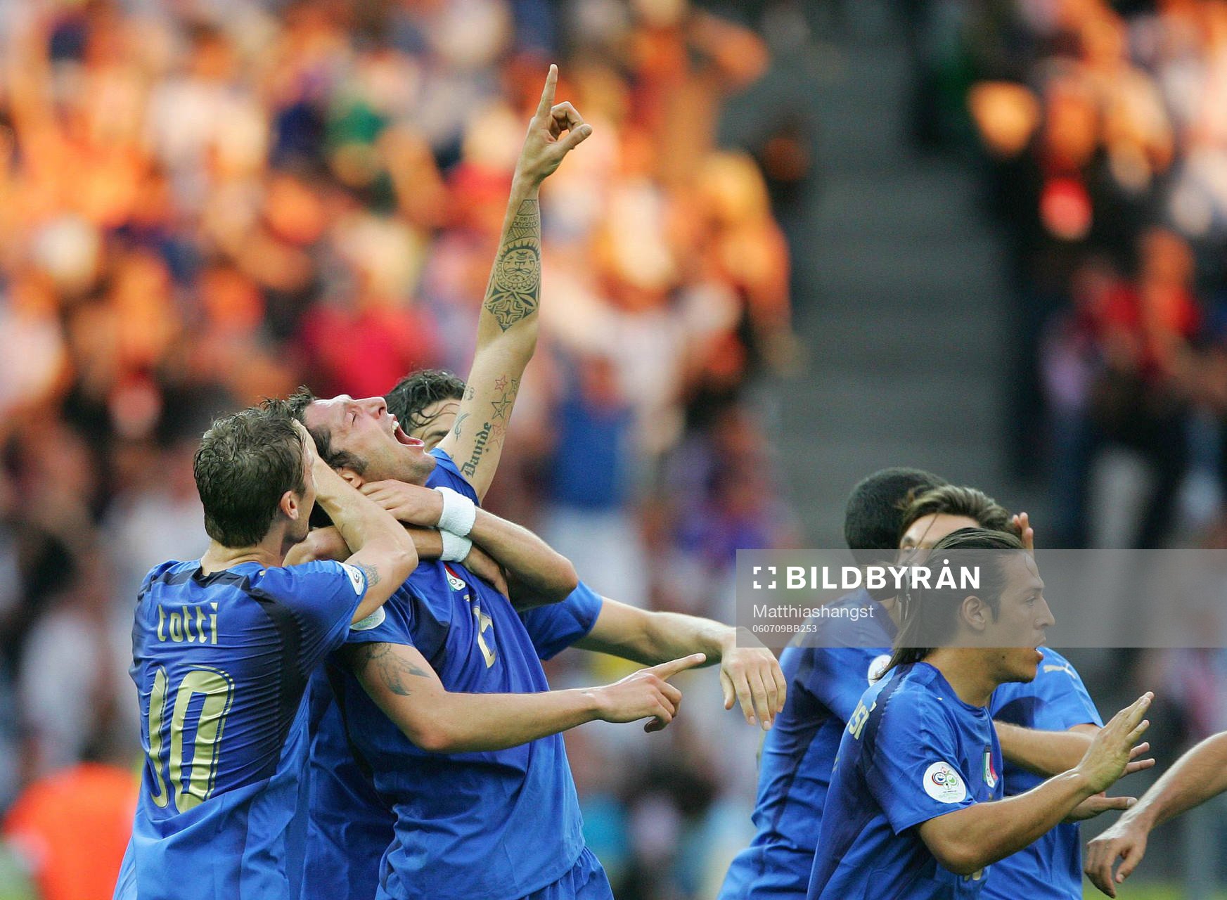 Marco Materazzi,  Italien, jubel. Världsmästare, guld