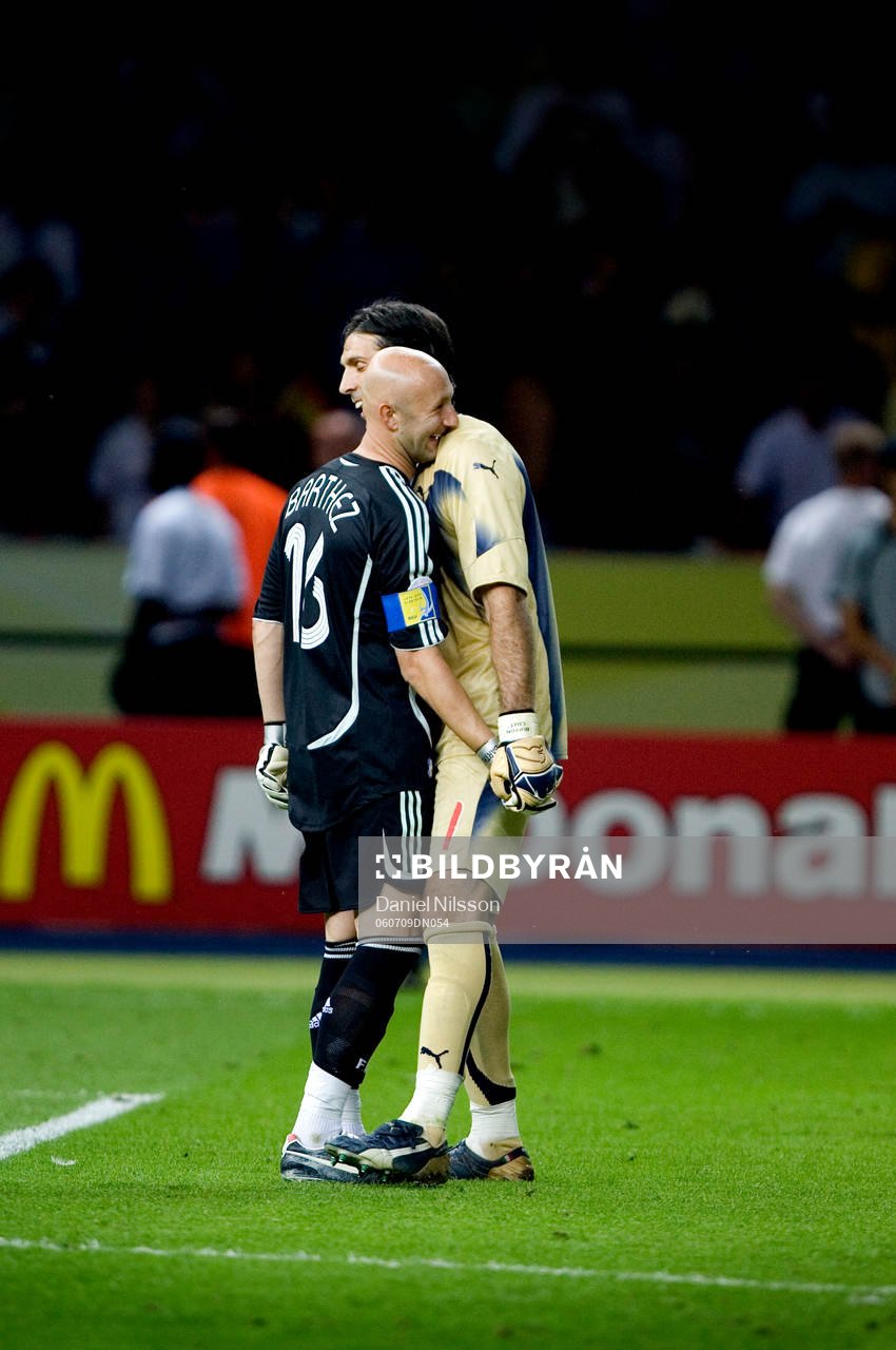 Gianluigi Buffon, (målvakt)  Italien och Fabien Bartes,