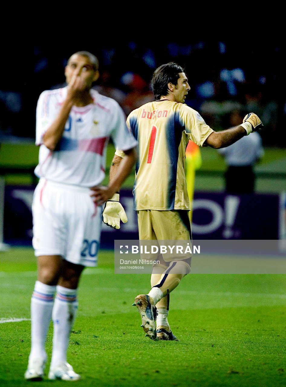 Gianluigi Buffon, (målvakt)  Italien, jubel och David