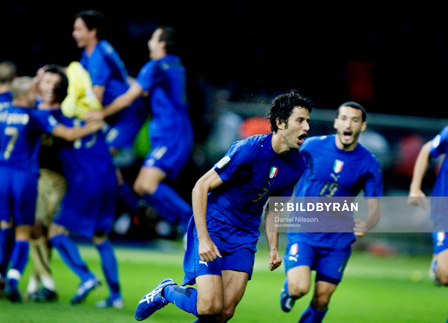   Fabio Grosso, Italien, jubel efter att ha avgjort VM finalen med sin straff.