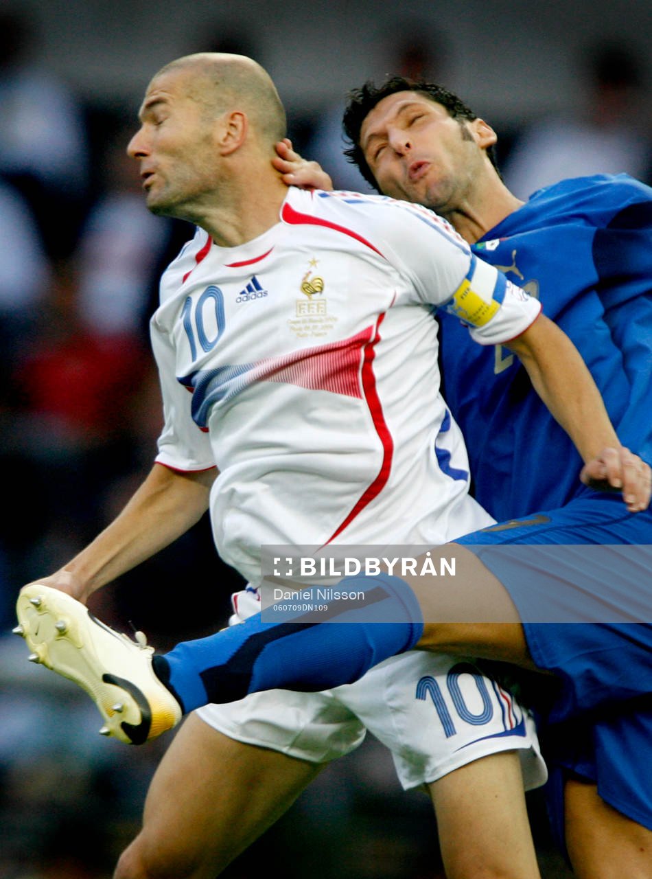 Marco Materazzi, Italien, och Zinedine Zidane, Frankrike.