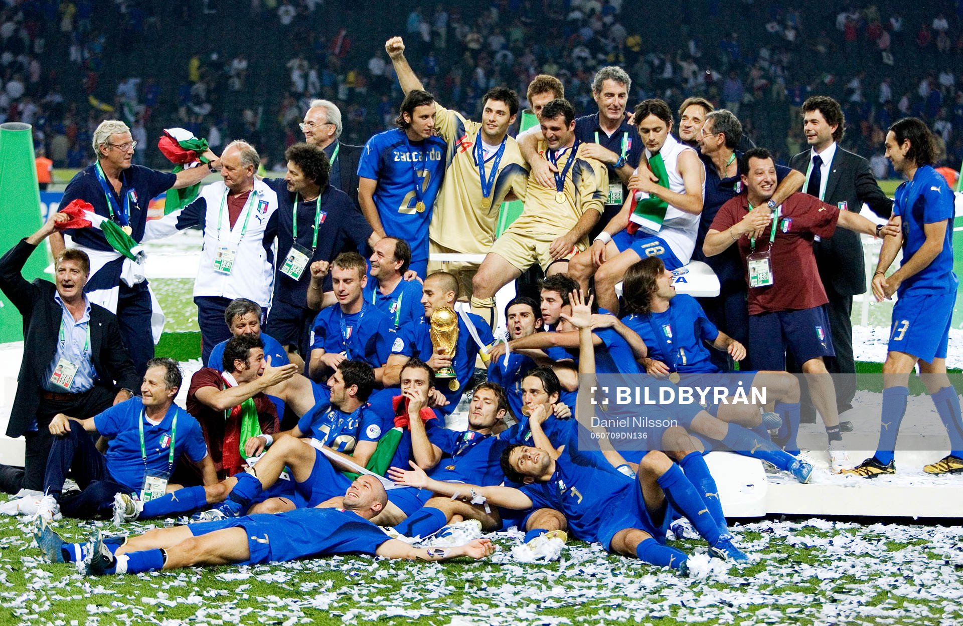 Italien är världsmästare.  Jubel med pokalen. Jubel,
