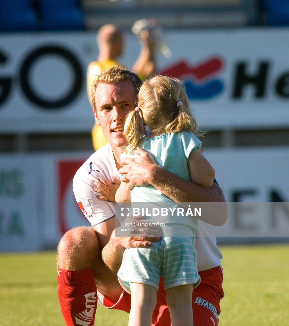 Mikael Roth, Norrköping får en tröstkram