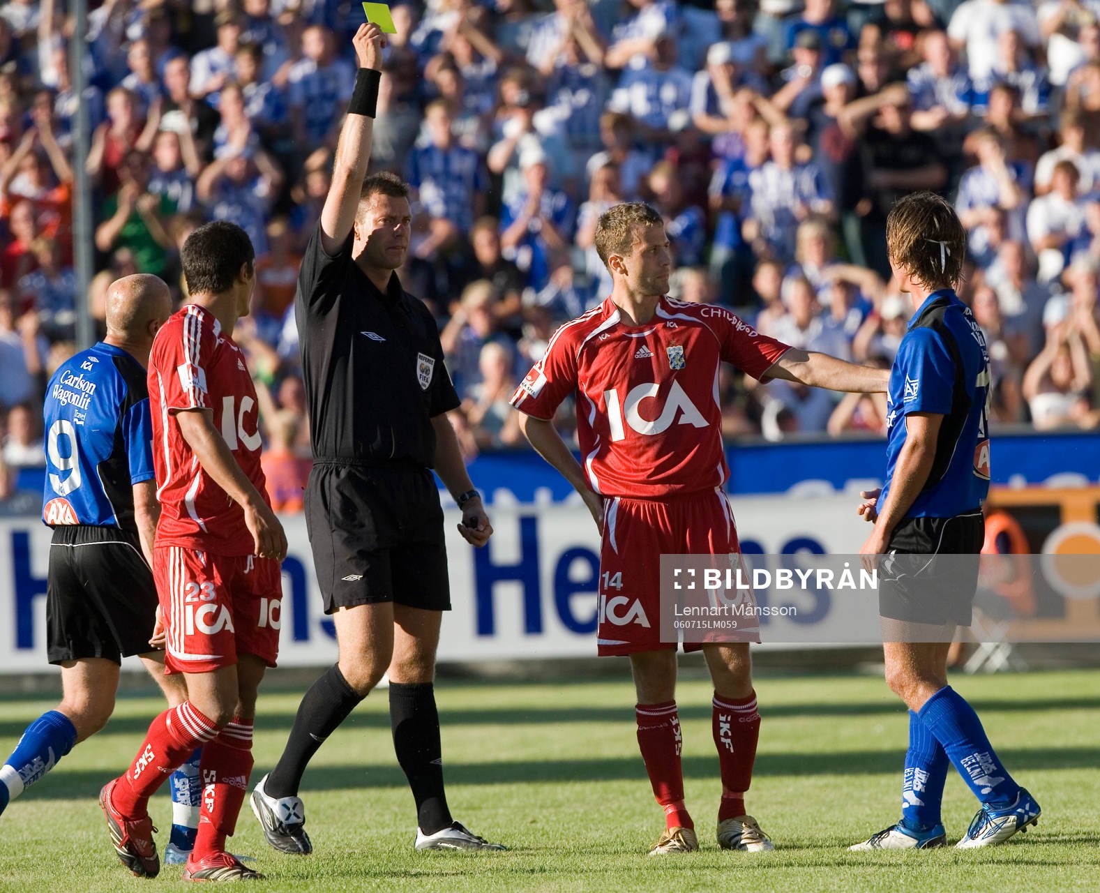 Utvisning, Dusan Djuric, sedan han fällt Andres Vasques