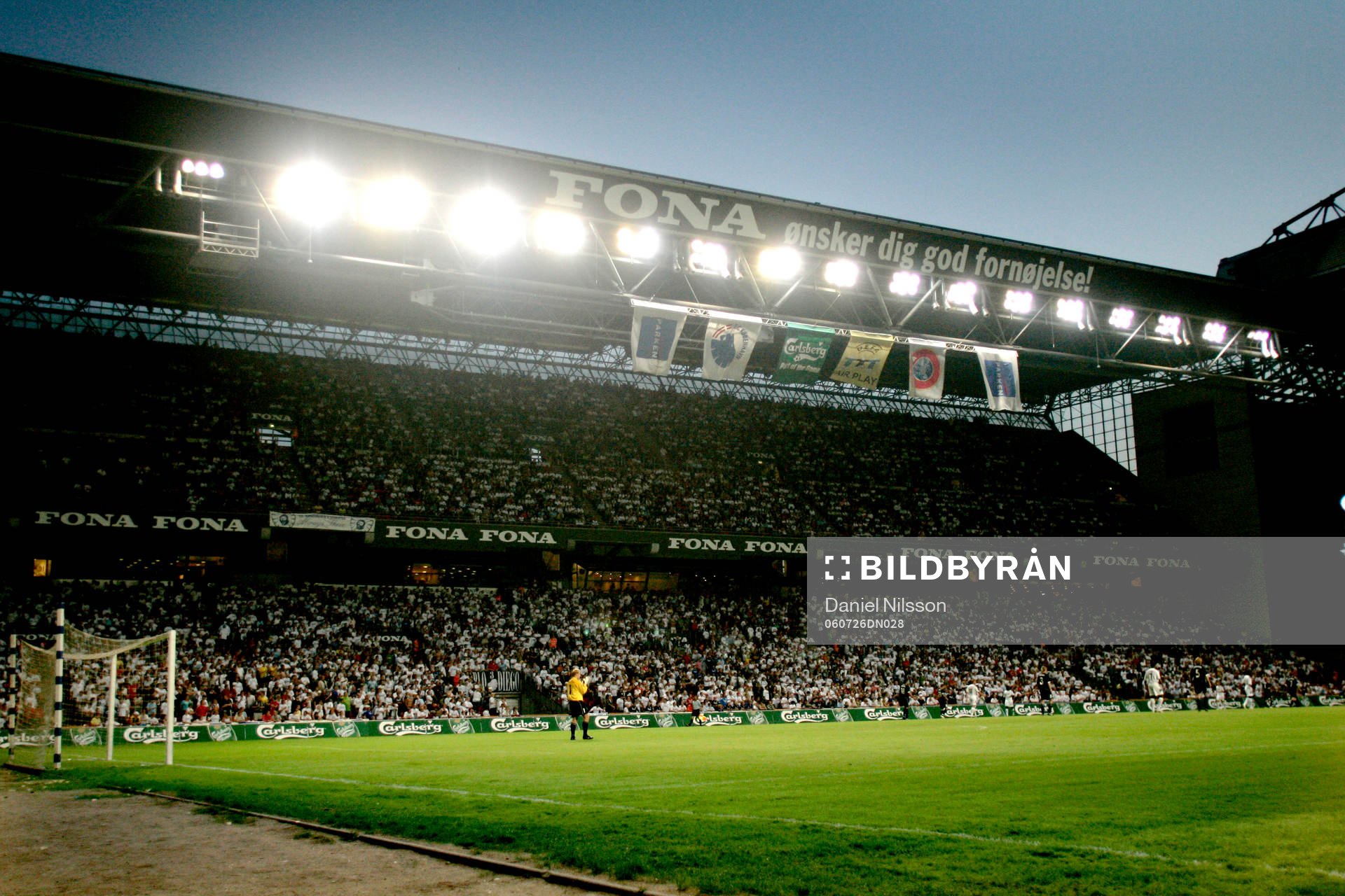 Fotboll, Parken i Köpenhamn. Interiör, strålkastare,