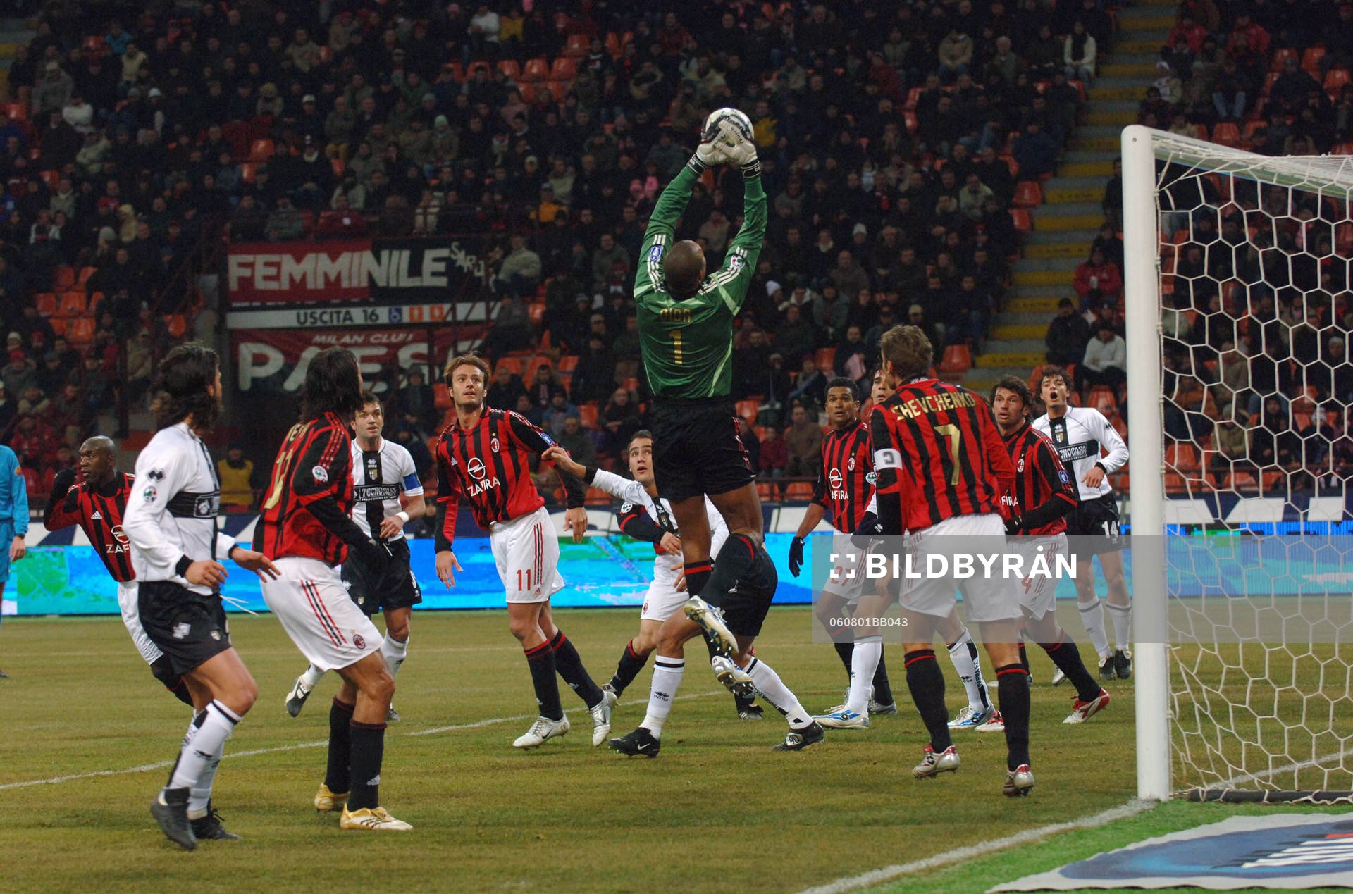 Paolo Cannavaro, Parma gör mål. Dida, målvakt, Milan