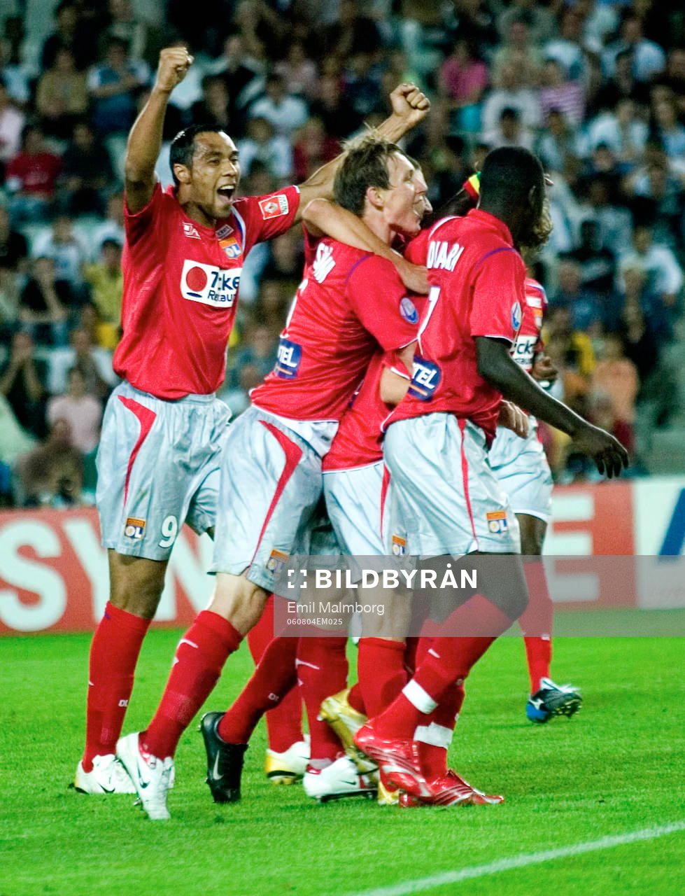 Kim Källström och John Carew, Lyon. Jubel, glädje