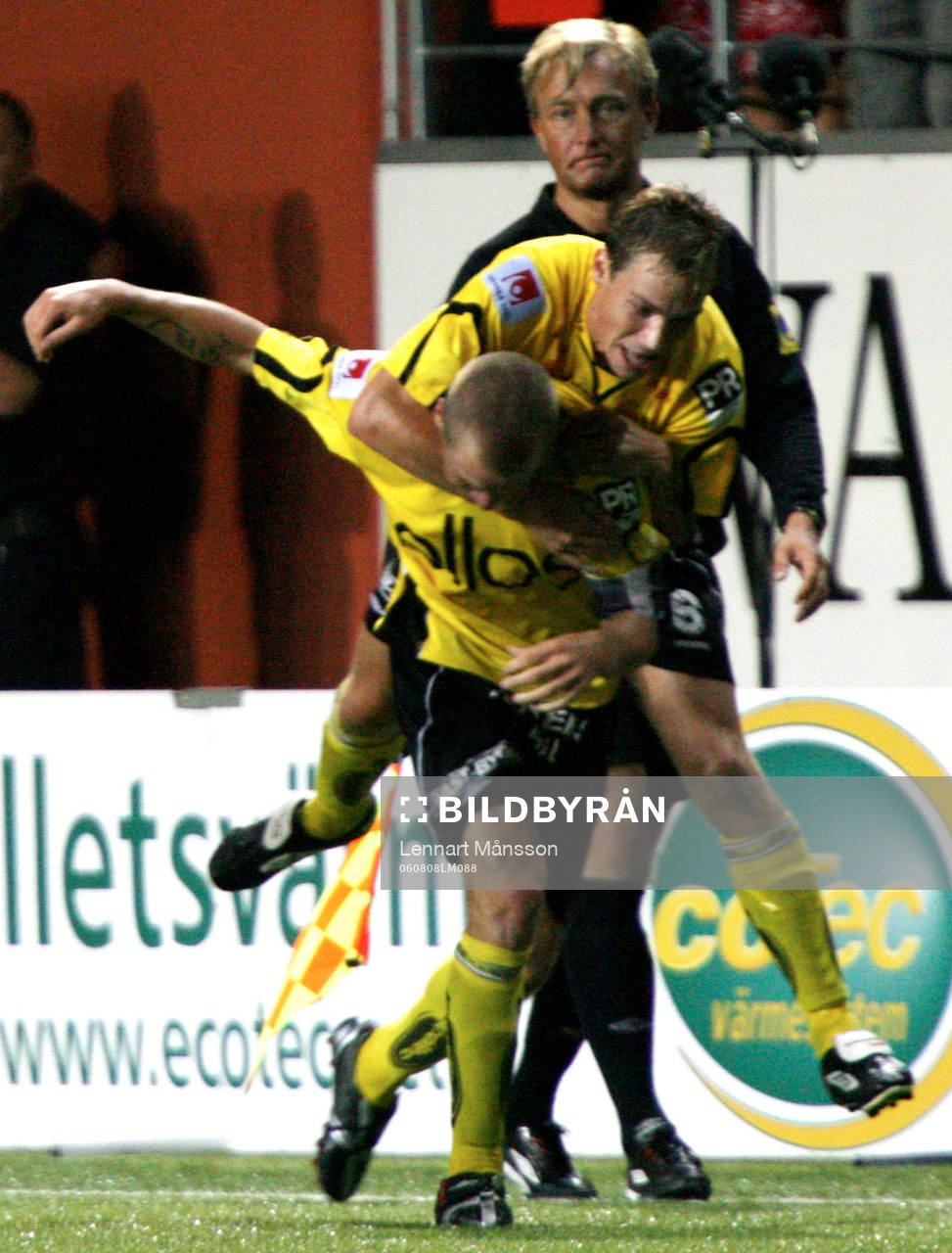 4-2, Samuel Holmén som grattas av Stefan Ishizaki,