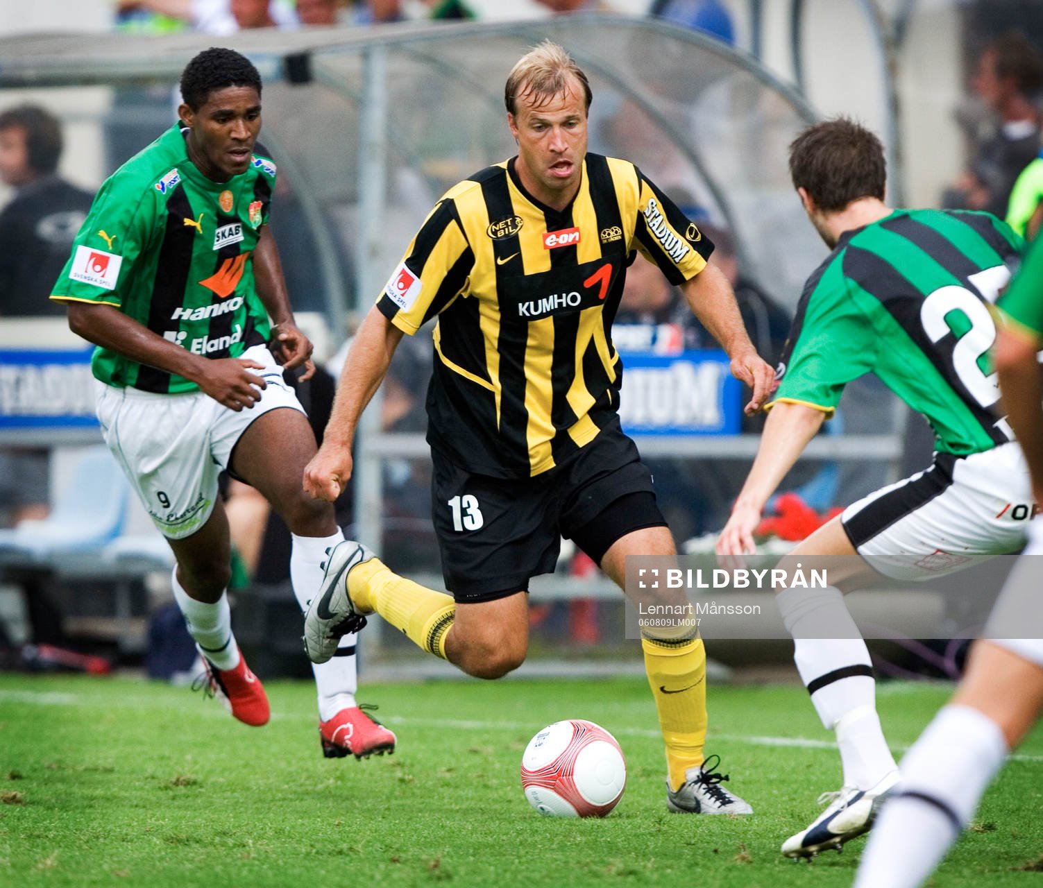Hans Berggren, Häcken, utmanar Jonathan Berg och har Khari