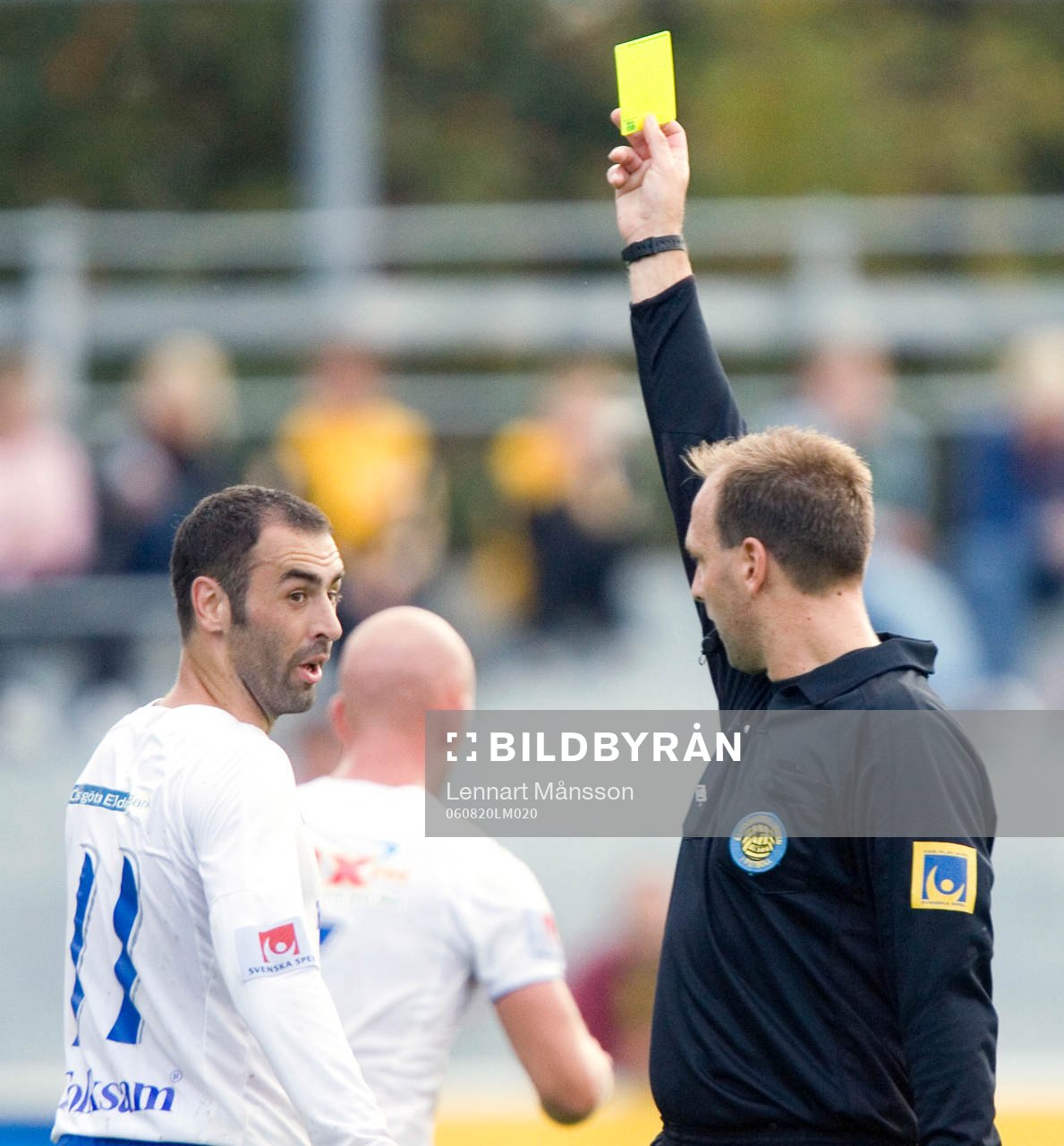 Pierre Gallo. Gult kort, varning, domare