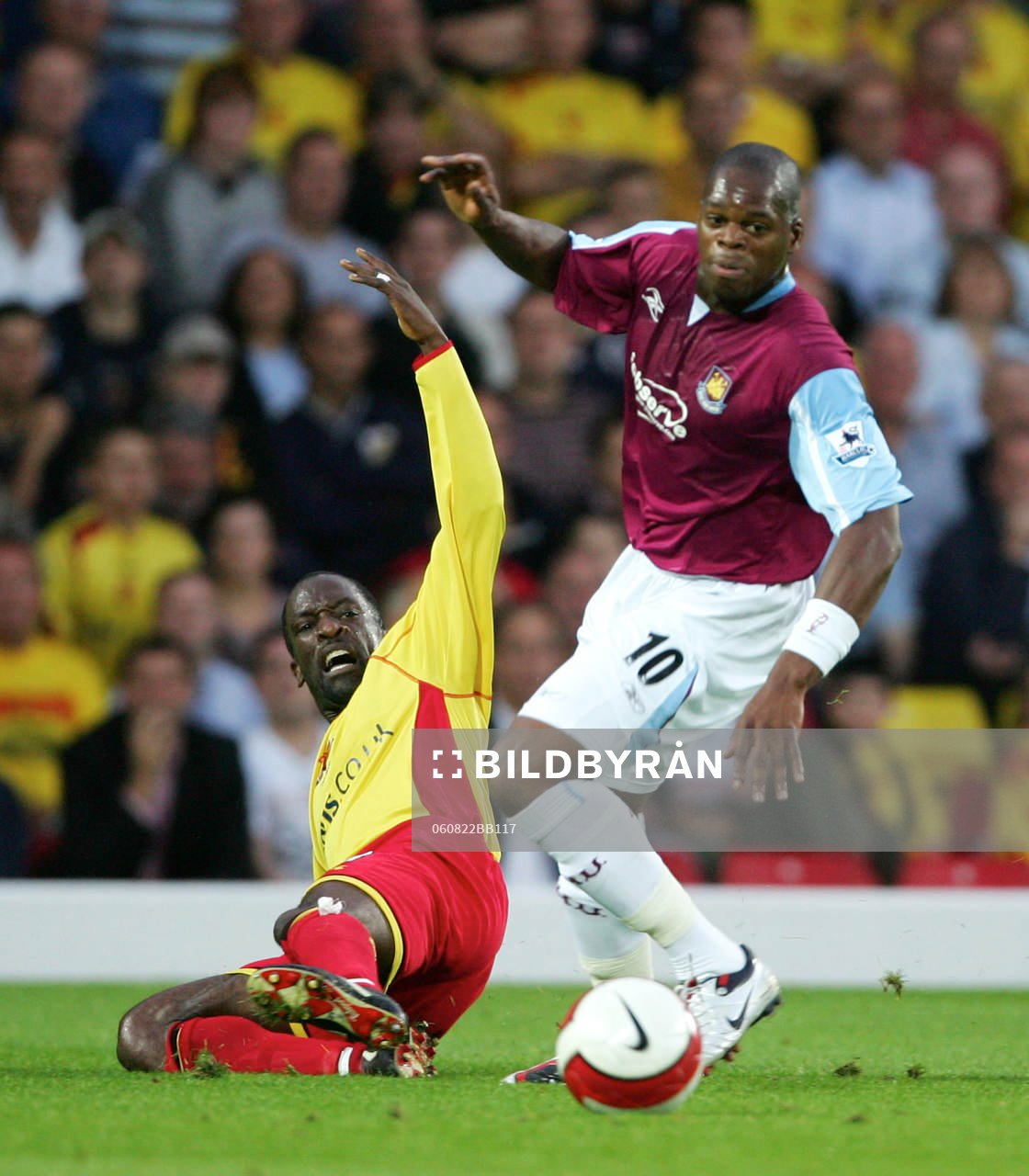 Chris Powell, Watford och Marlon Harewood, West Ham