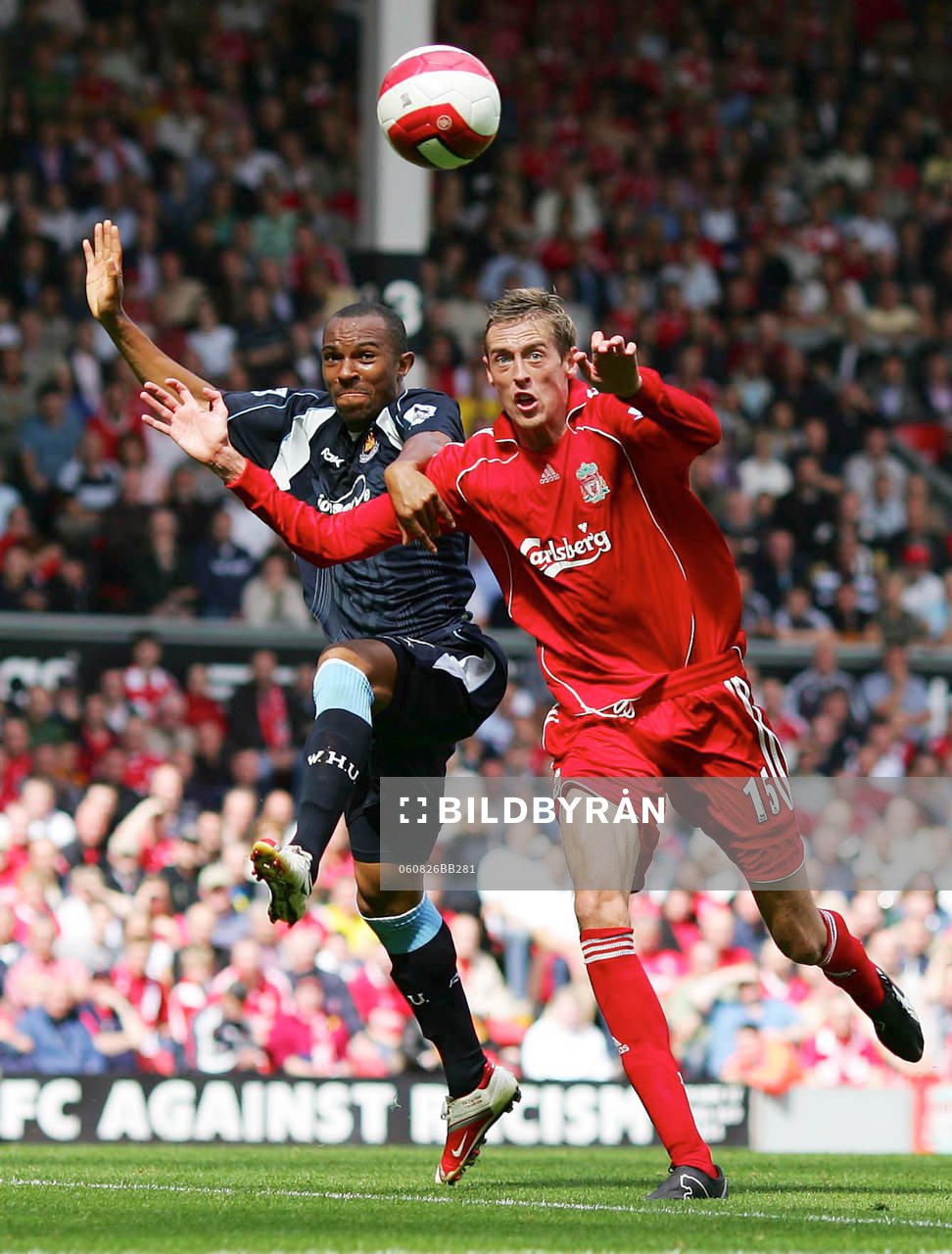  Peter Crouch, Liverpool och Danny Gabbidon, West Ham.
