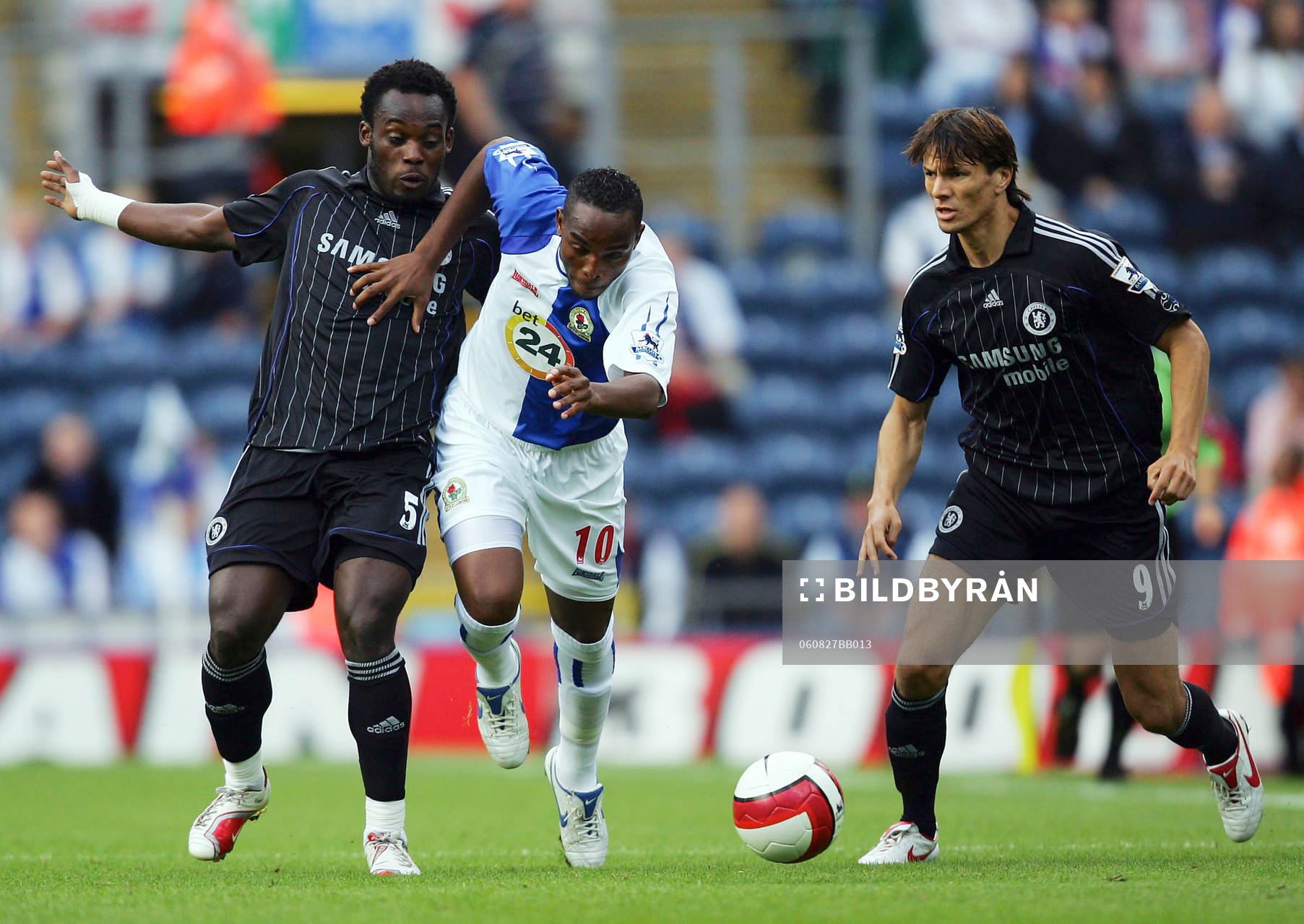  Benni McCarthy, Blackburn utmanas av Khalid Boulahrouz och Michael Essien, Chelsea.