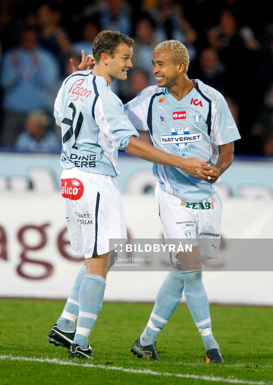   Jonatan Johansson och Junior, Malmö jubel efter mål.