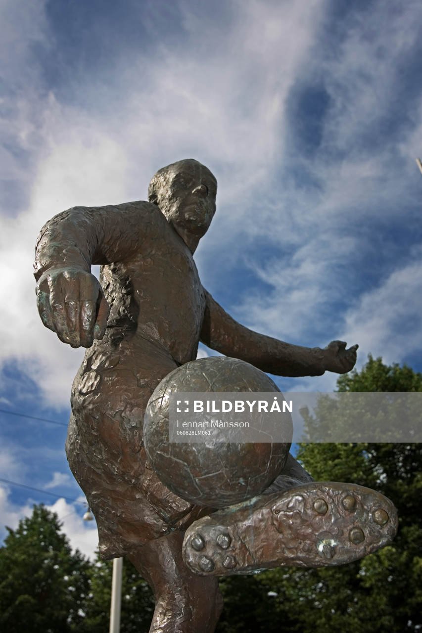 Gunnar Gren, staty