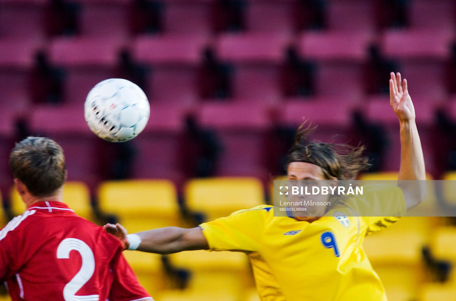Björn Runström, Sverige, nickar bollen, nick