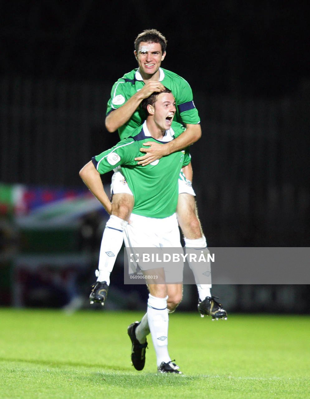 Aaron Hughes och Jonathan Evans, Nordirland, jubel, glädje