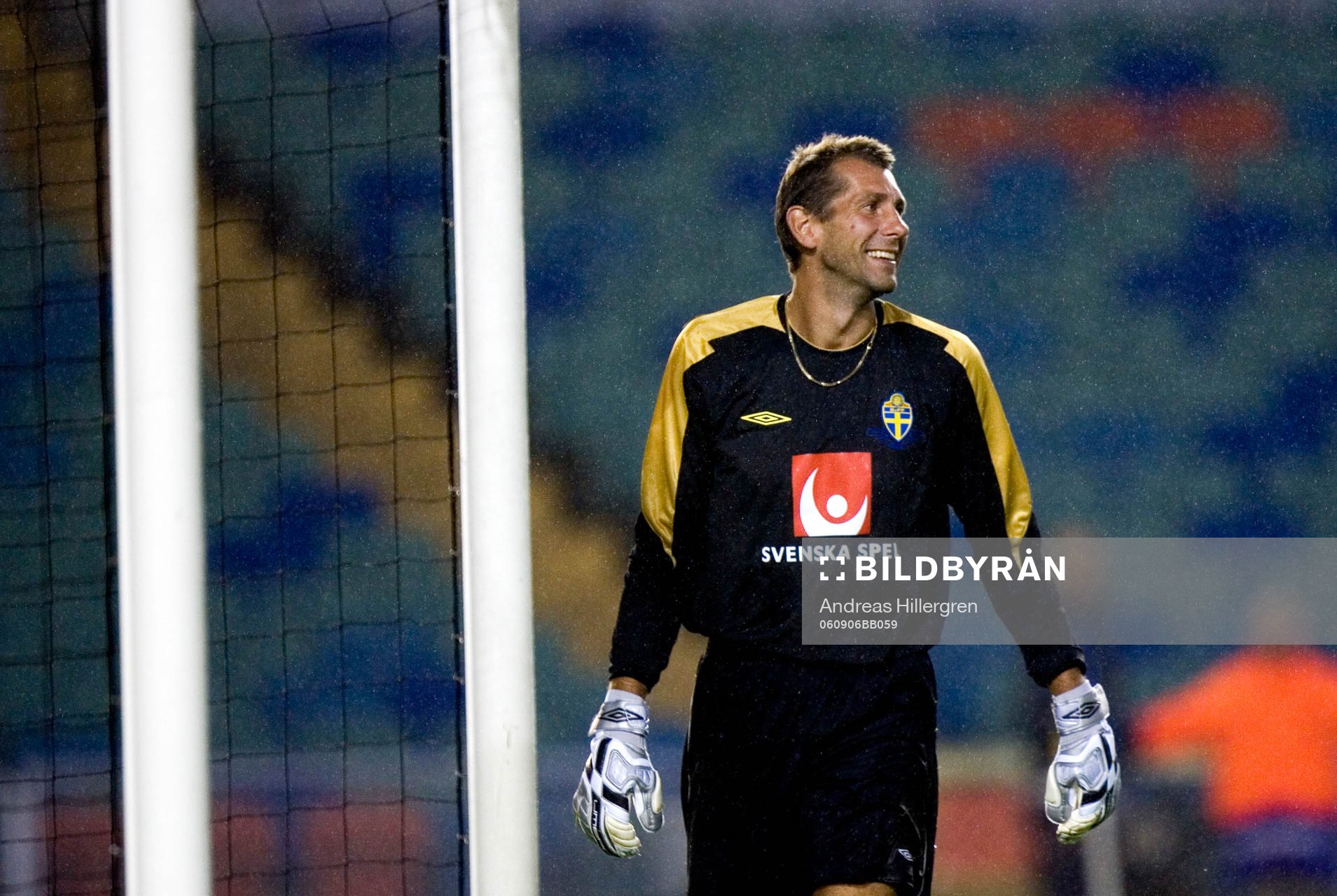 Fotboll, Sverige - Liechtenstein, Svenska spel, straffläggning. Magnus Wislander, målvakt.