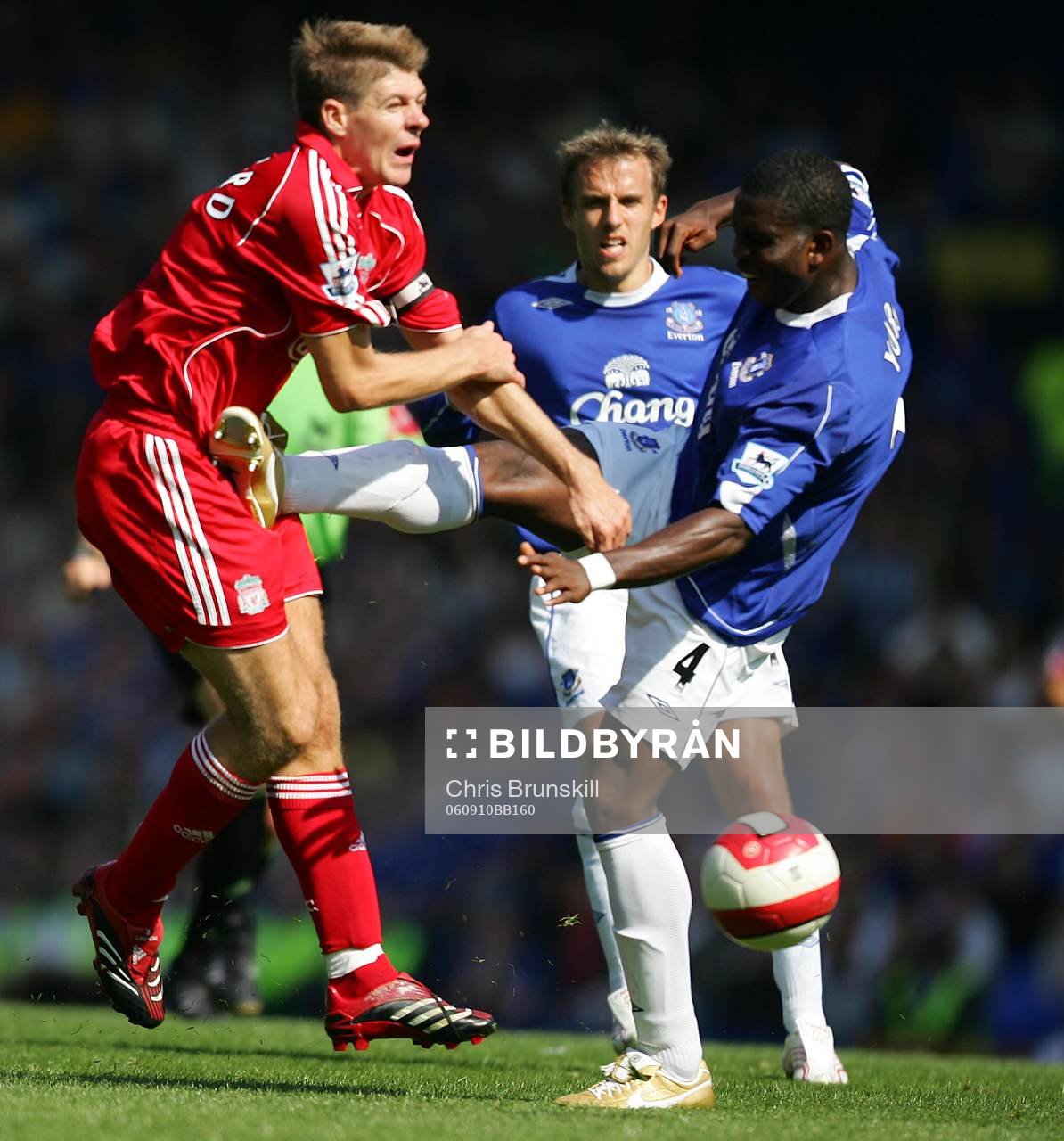 Steven Gerrard, Liverpool och Joseph Yobo, Everton