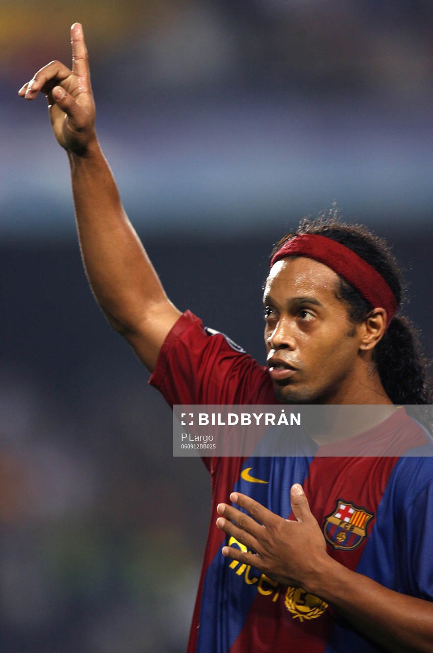 Ronaldinho, Barcelona