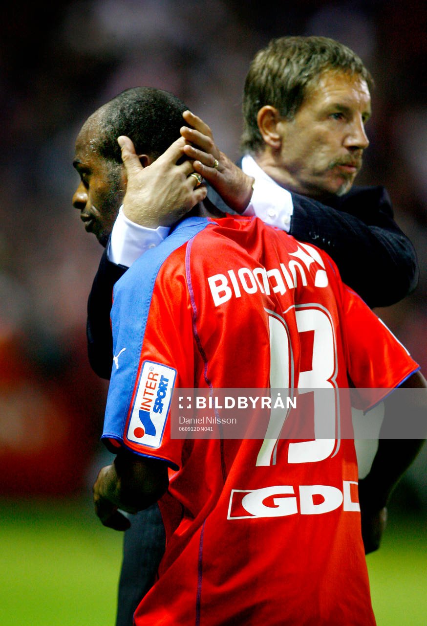 Stuart Baxter, tränare Helsingborg kramar om