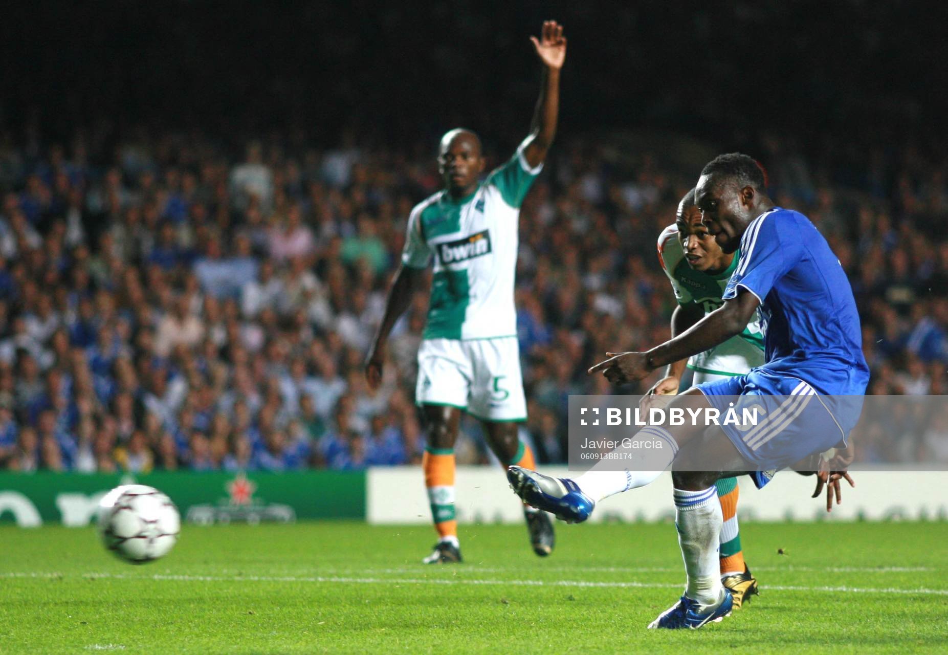 Michael Essien, Chelsea gör 1-0