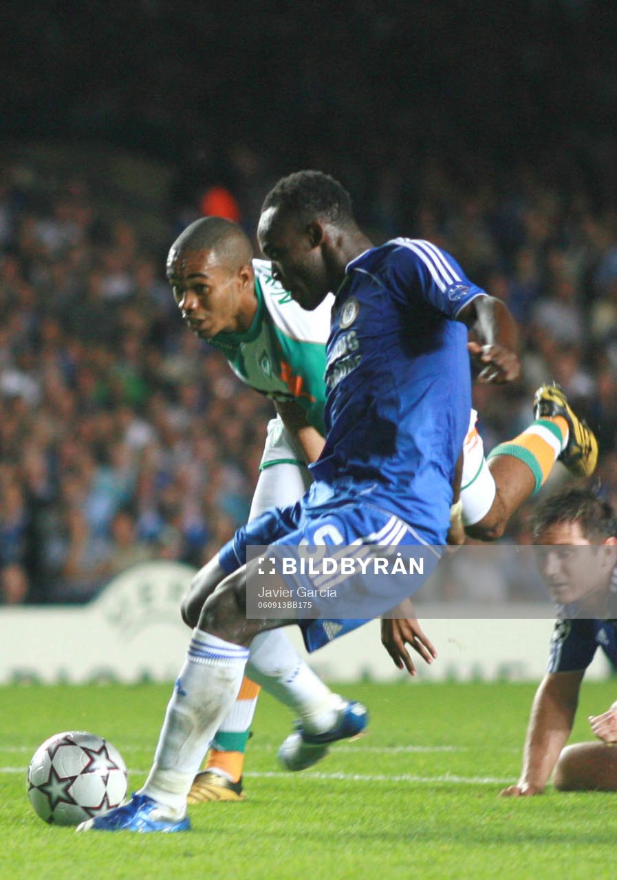 Michael Essien, Chelsea gör 1-0