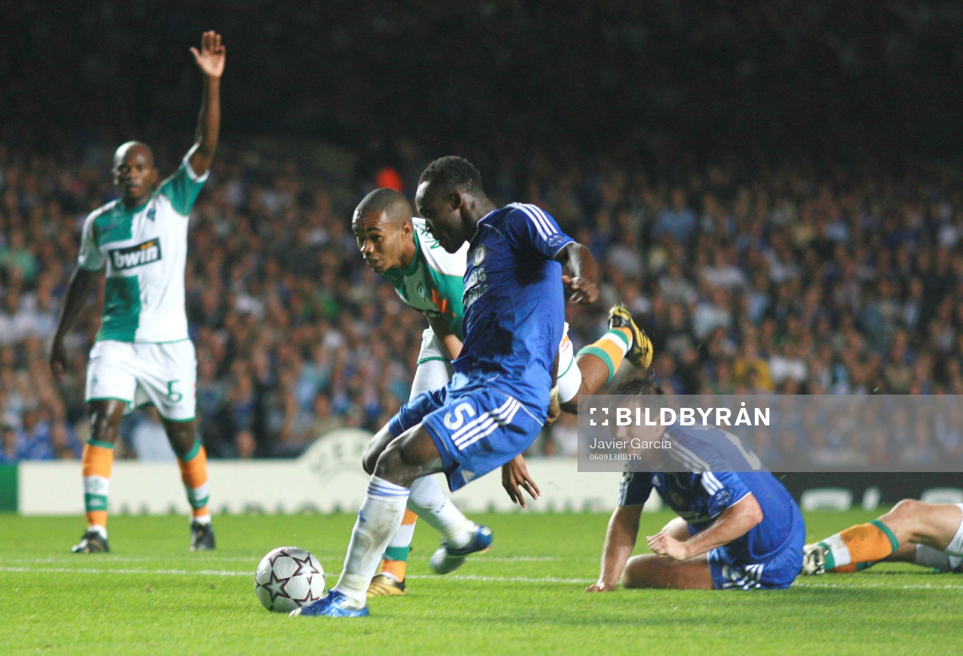 Michael Essien, Chelsea gör 1-0