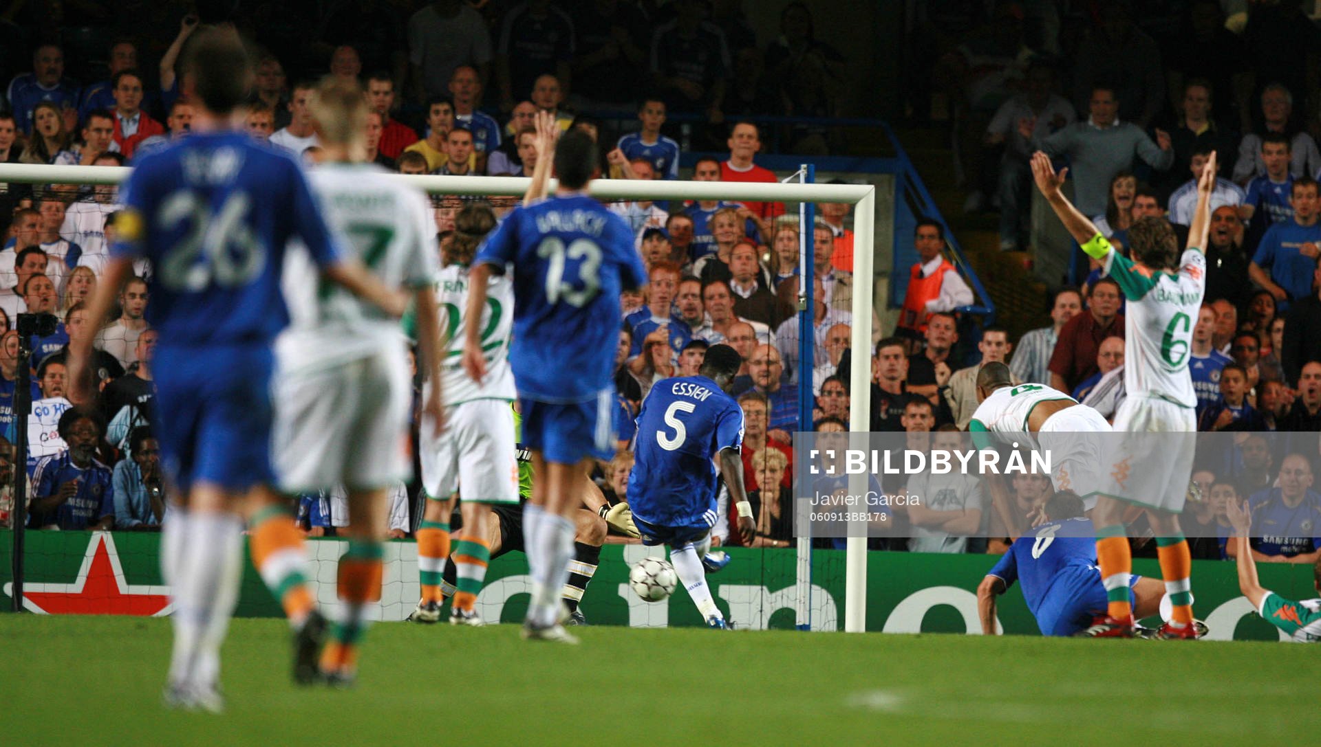 Michael Essien, Chelsea gör 1-0