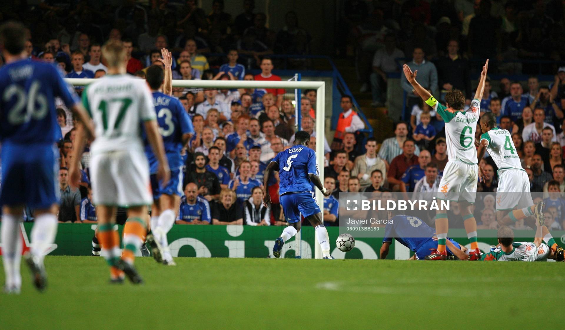 Michael Essien, Chelsea gör 1-0