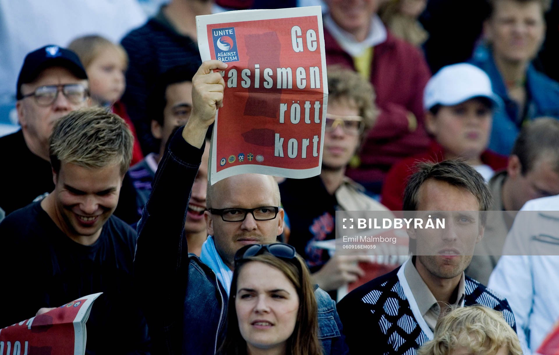 Publiken höll med. Ge rasismen rött kort