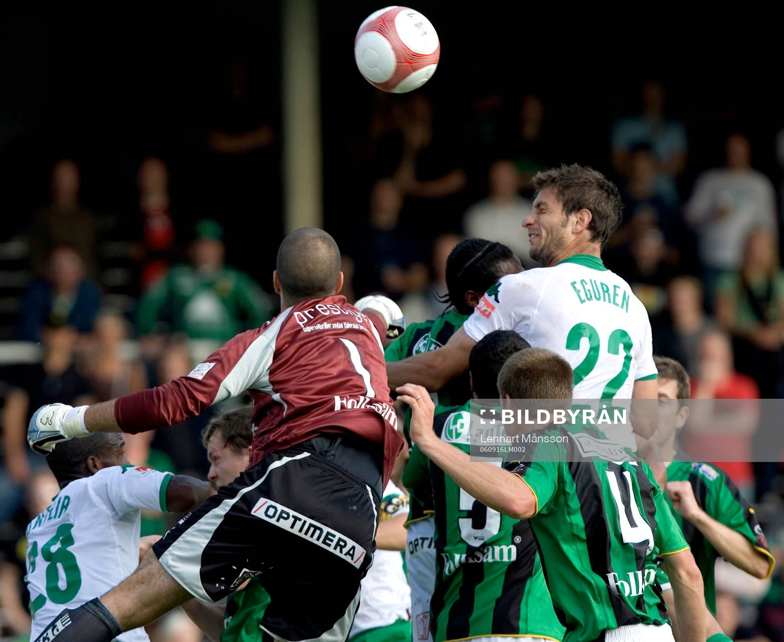 Sebastian Eguren nickar mot Dime Jankulovski