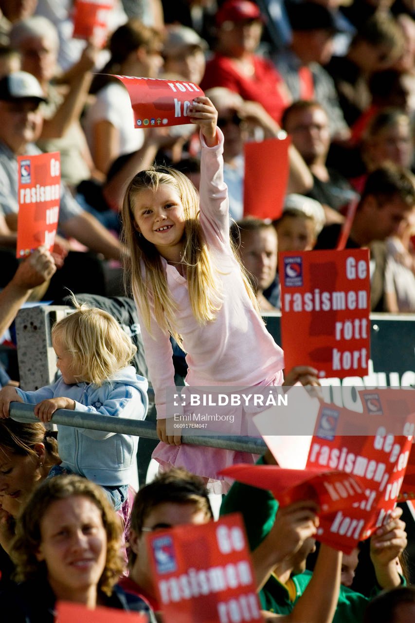 Ge rasismen rött kort