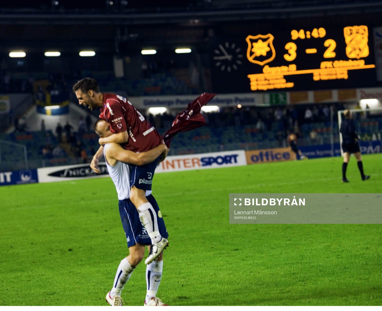 3-2 mot ärkefienden står det på ljustavlan, klart att de