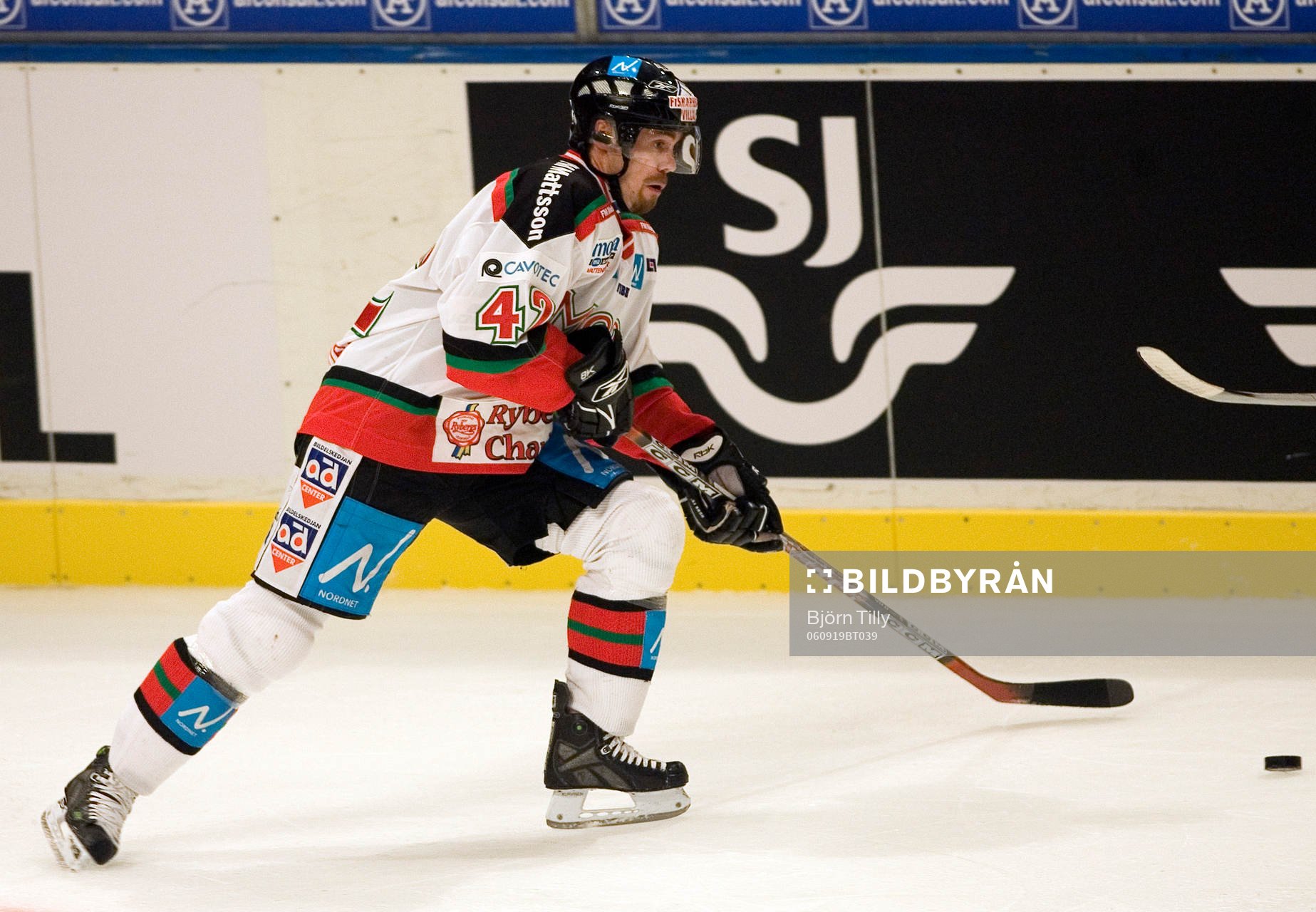 Mikko Kurvinen, Mora