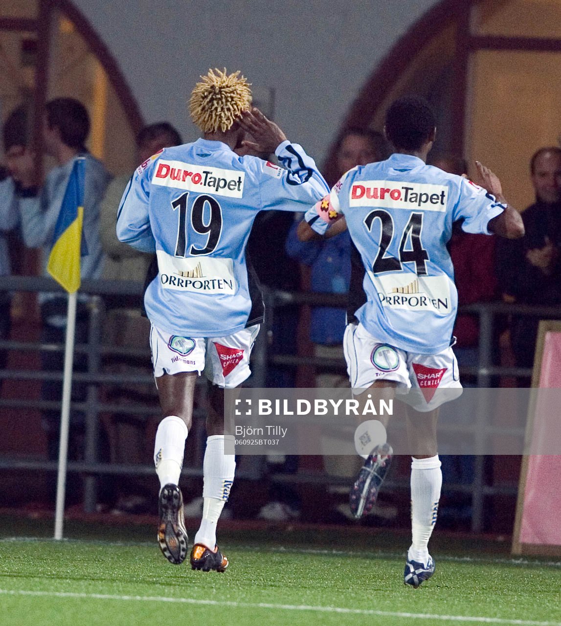  Rene Muzola Makondele och Yannick Ngabu Bapupa, Gefle.     