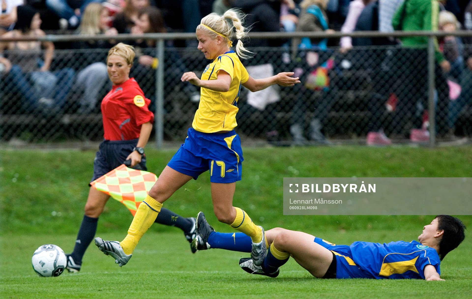 Julia Bhy, Sverige